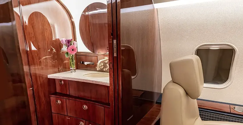 Challenger 300