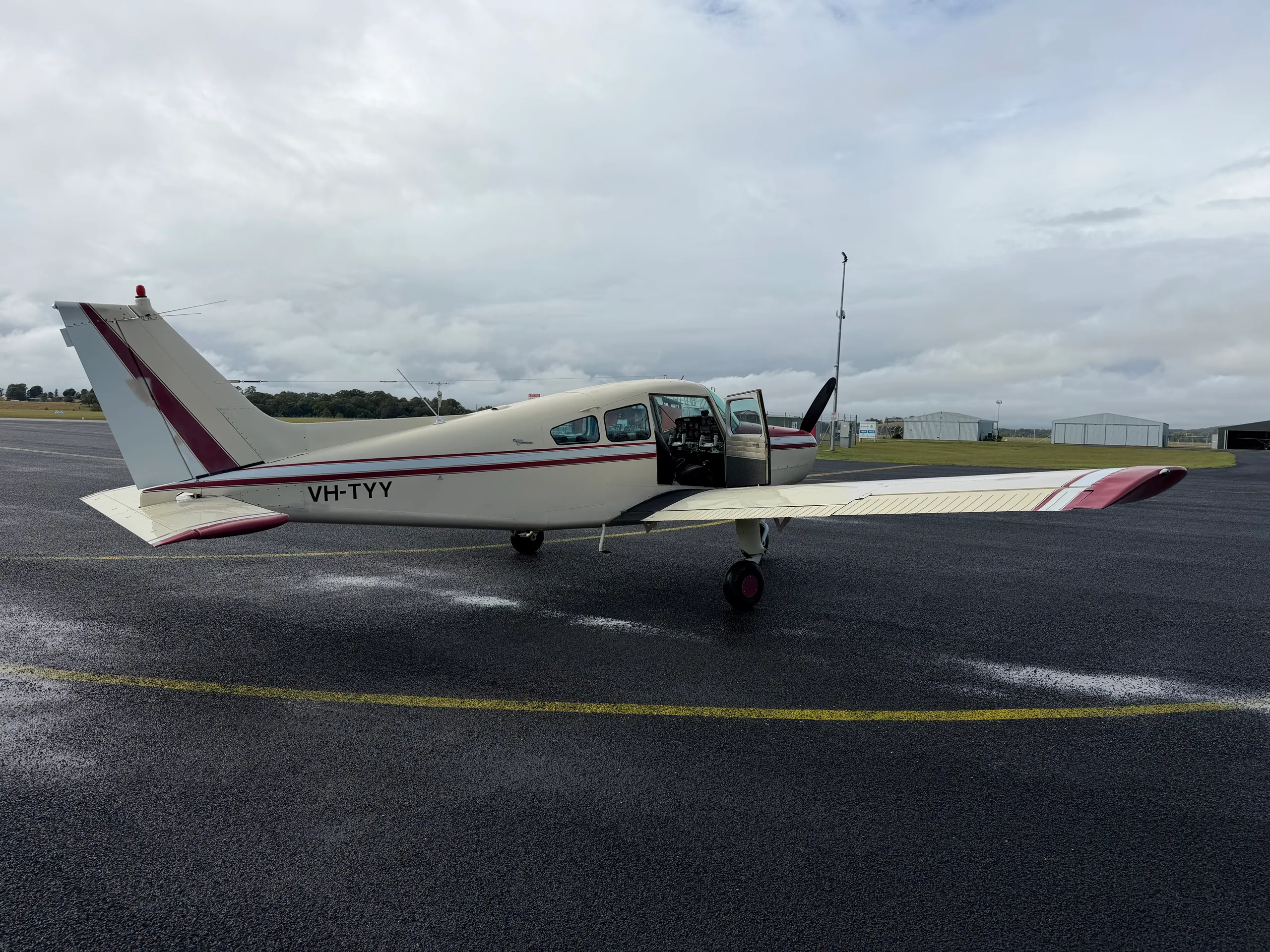Exterior view of a 1980 Beechcraft Bonanza A36, VH-FOG.