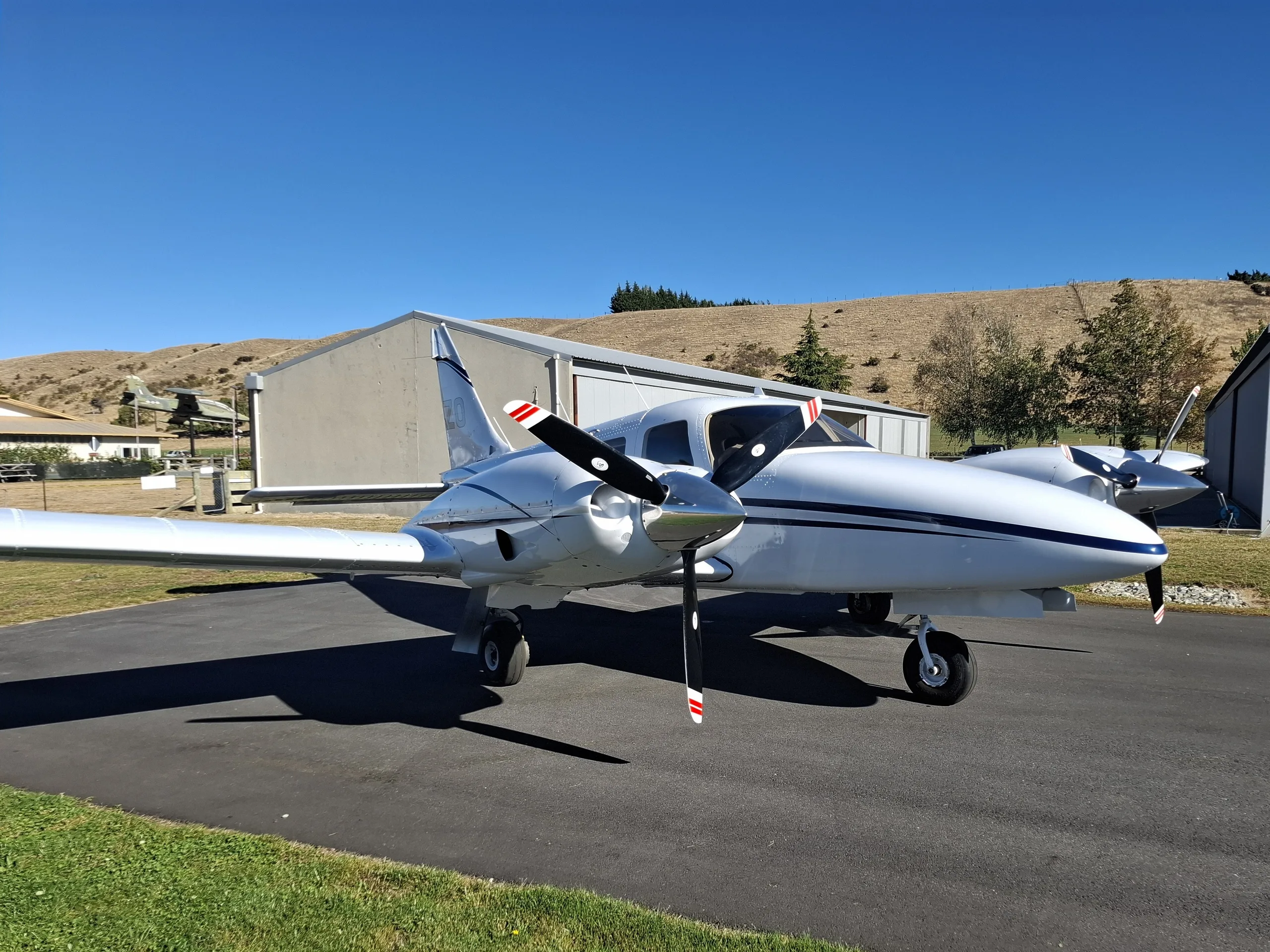 Exterior view of a 1980 Piper Seneca II, VH-SUM.