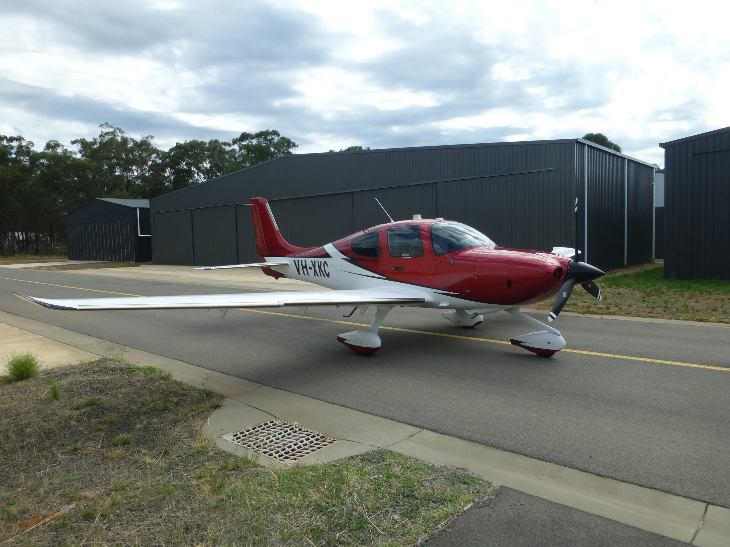 Exterior view of a 2009 Cirrus SR20, VH-XRZ.