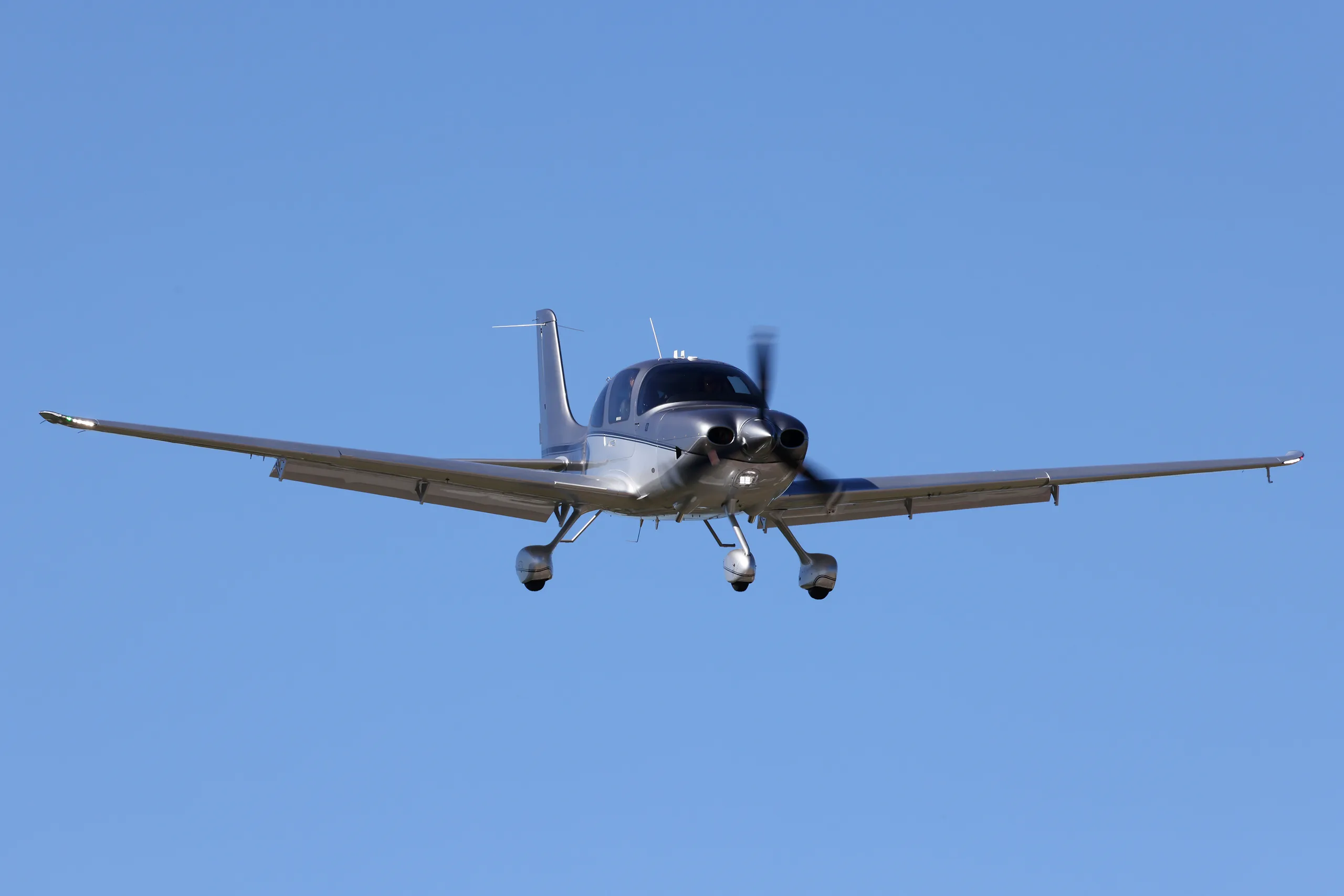 Exterior view of a 2009 Cirrus SR20, VH-XRZ.