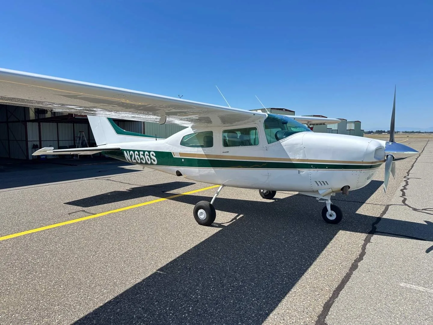 Exterior view of a 1970 Cessna 150 K, N6306G.
