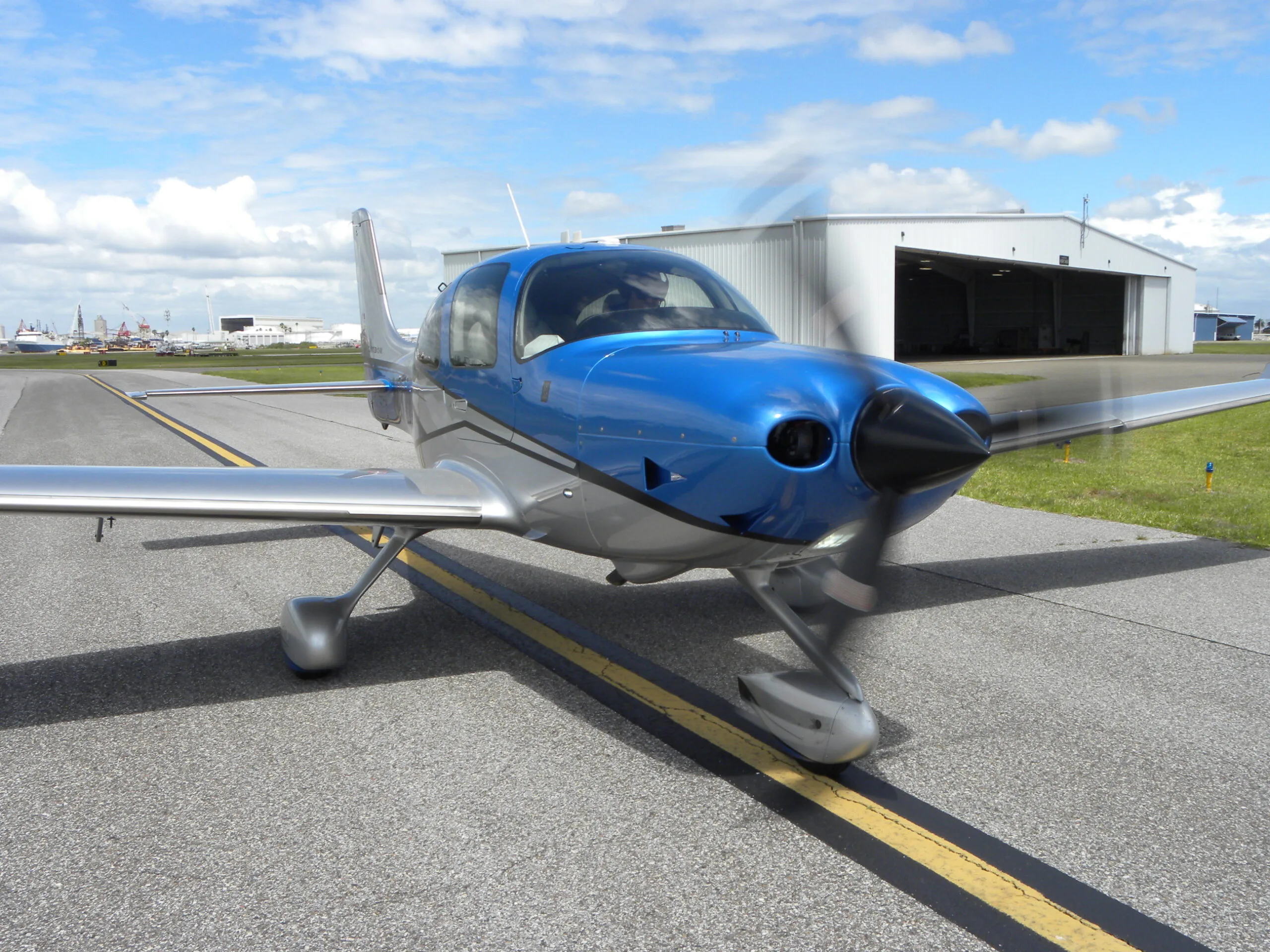 Exterior view of a 2004 Cirrus SR22 G2, VH-WJB.