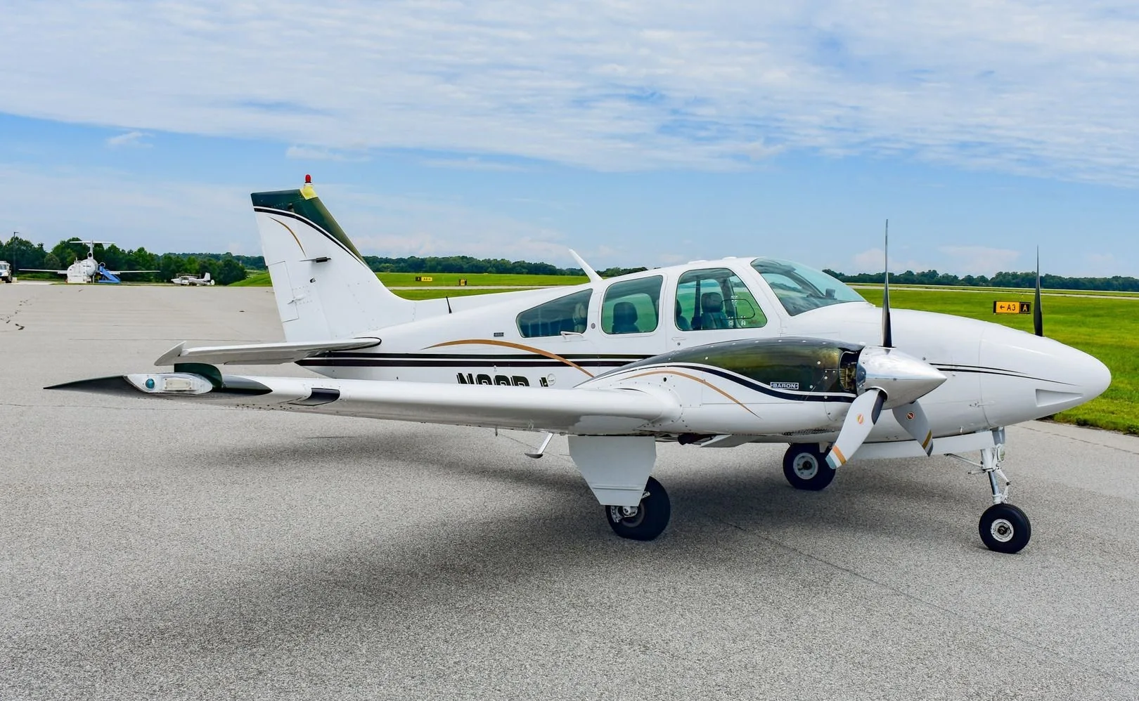 Exterior view of a 2007 Beechcraft Baron G58 | Aircraft Listing | Plane Sales USA.