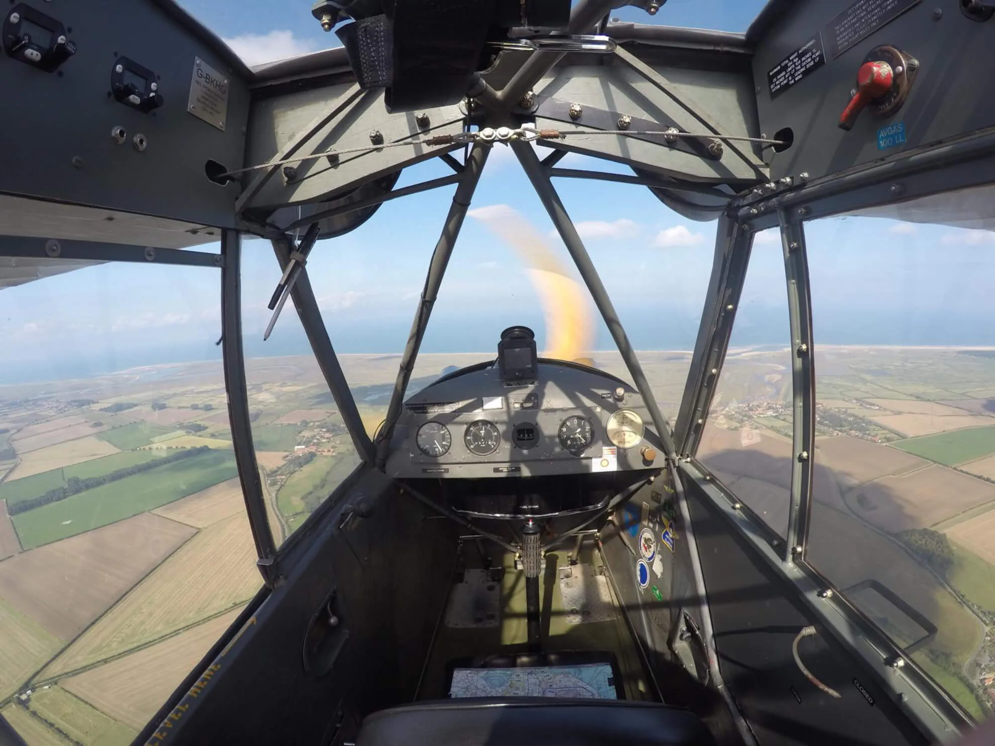 Cockpit and instrument panel of a 1944 Piper L-4H Grasshopper.