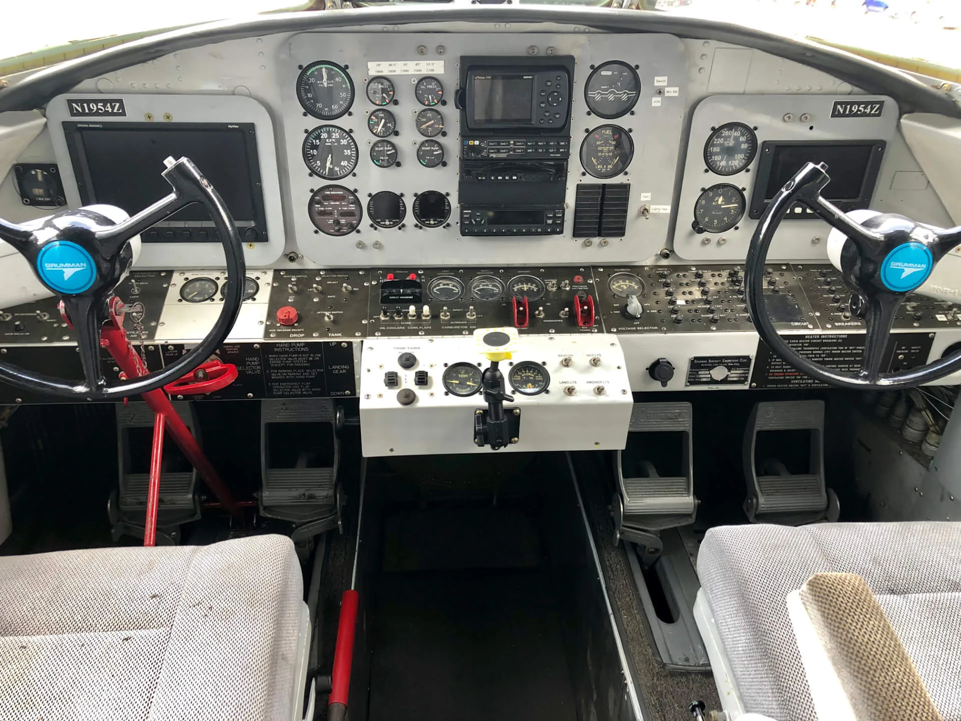 Cockpit and instrument panel of a 1954 Grumman HU-16C Albatross.