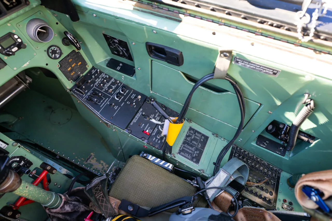 Avionics suite of a 1991 Pilatus PC-9/A.