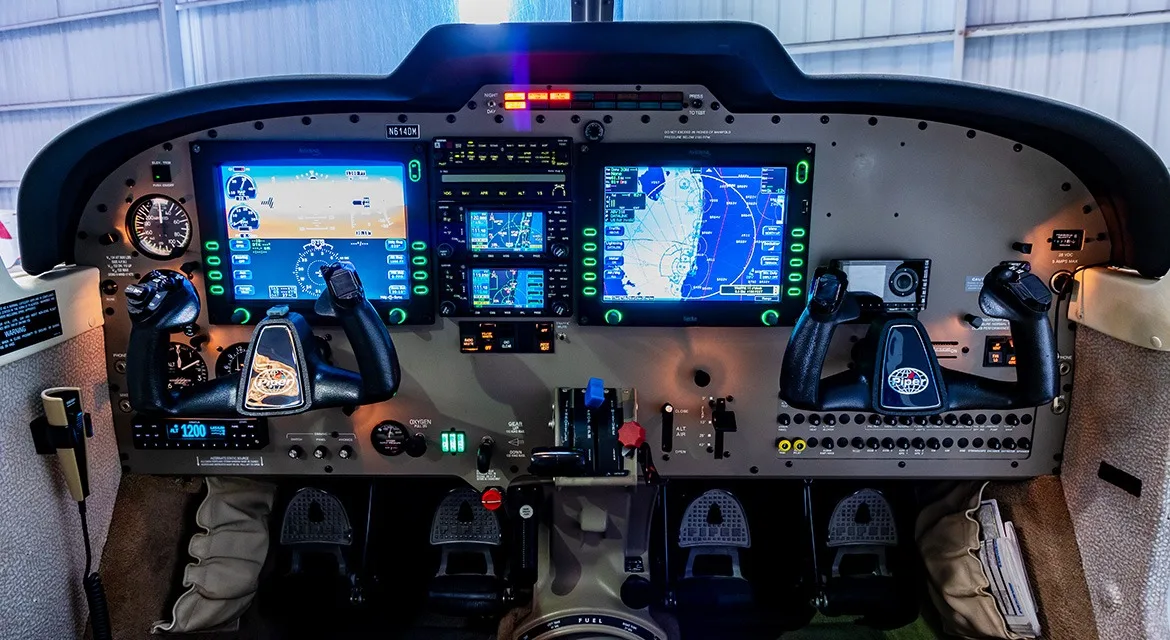 Cockpit and instrument panel of a 2006 Piper Saratoga II TC.