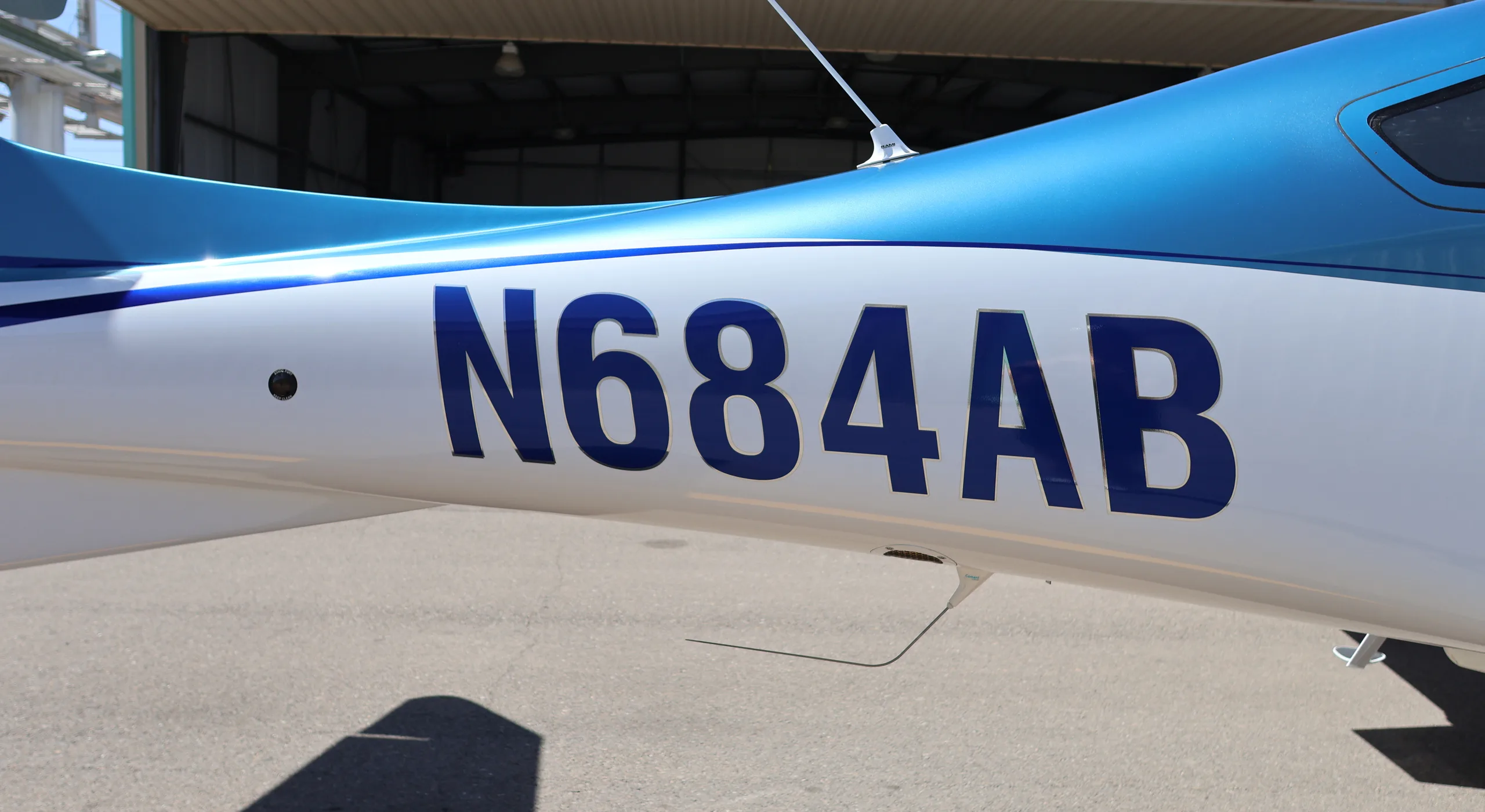 Exterior view of a 2021 Diamond DA62, N684AB.
