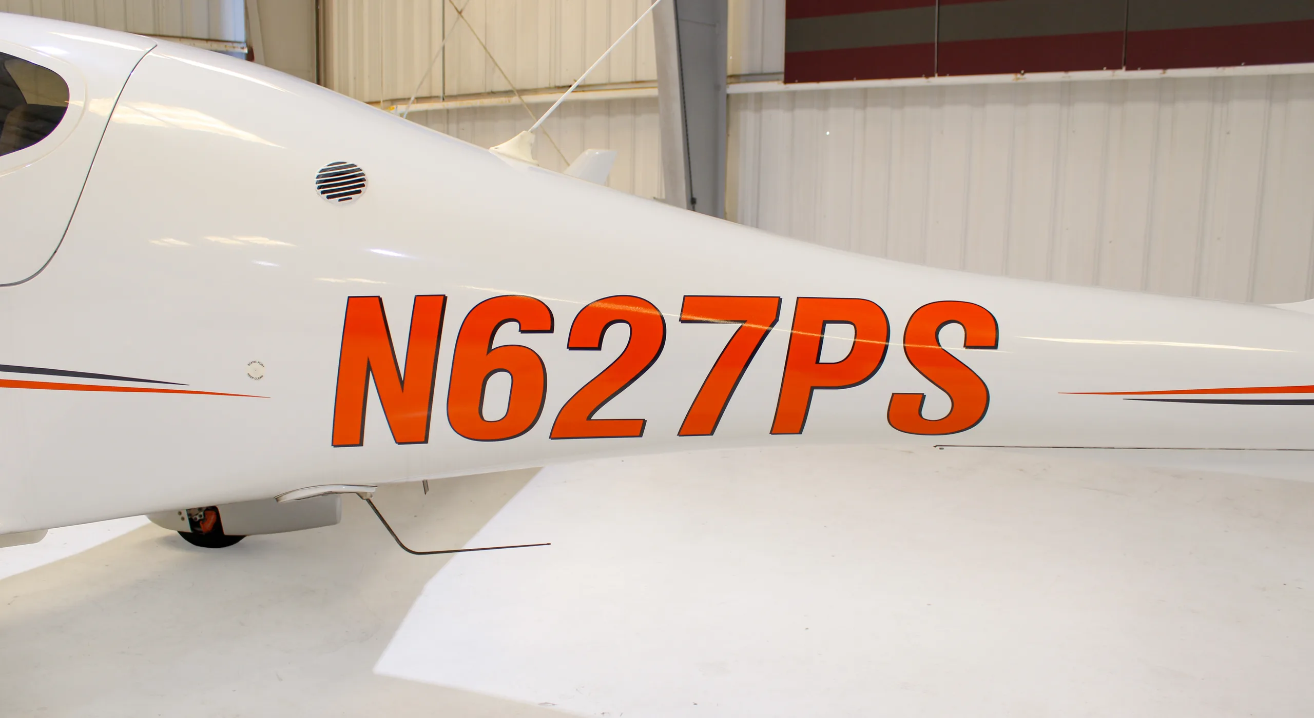Exterior view of a 2023 Diamond DA40 NG, N627PS.