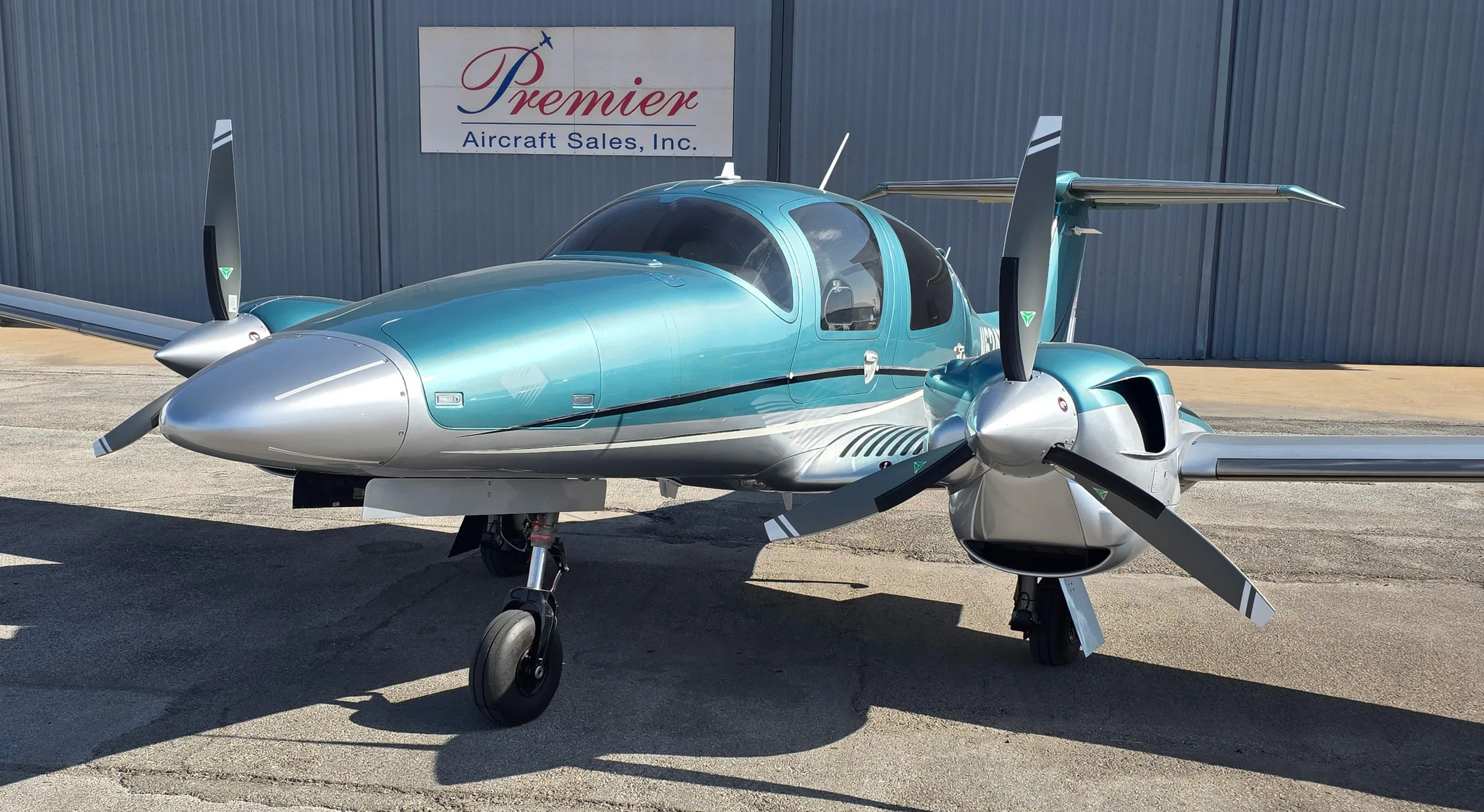 Exterior view of a 2023 Diamond DA62, N624DA.