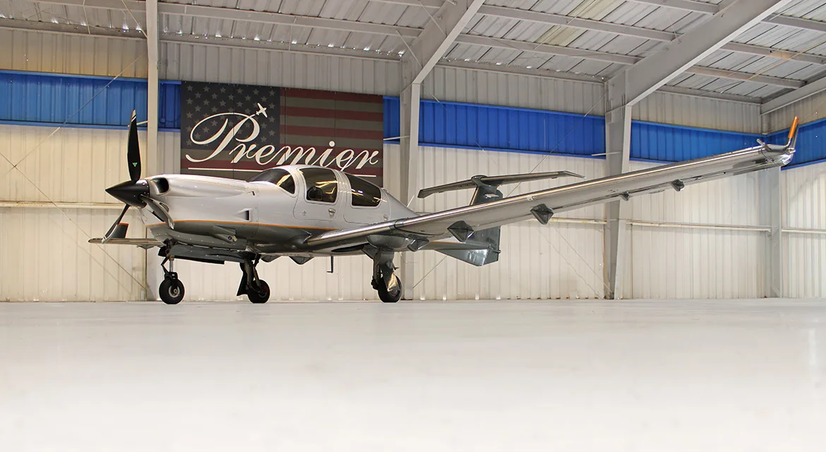 Marketing image of a 2025 Diamond DA50 RG.
