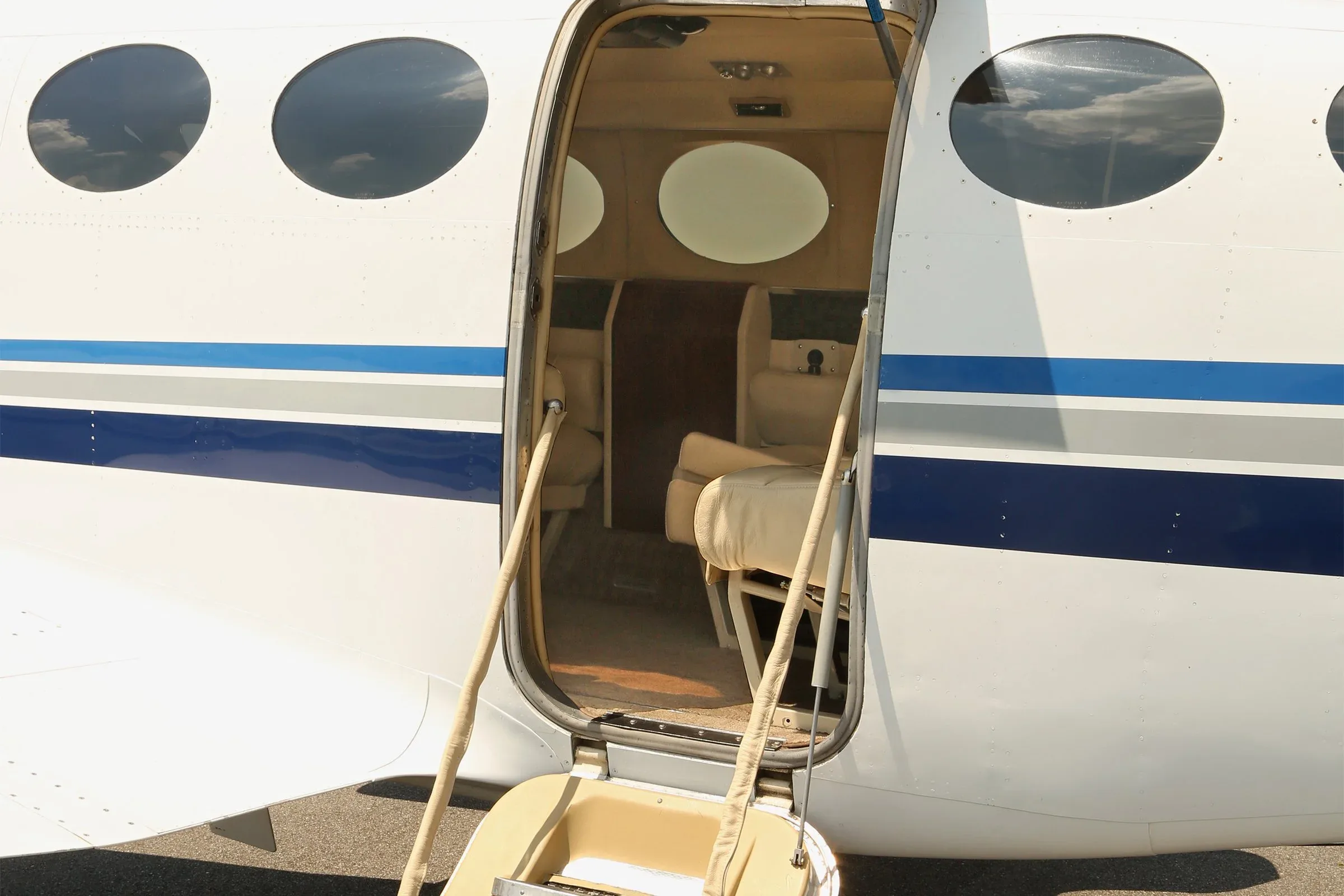 Exterior view of a 1975 Cessna 421B Golden Eagle, N699JS.