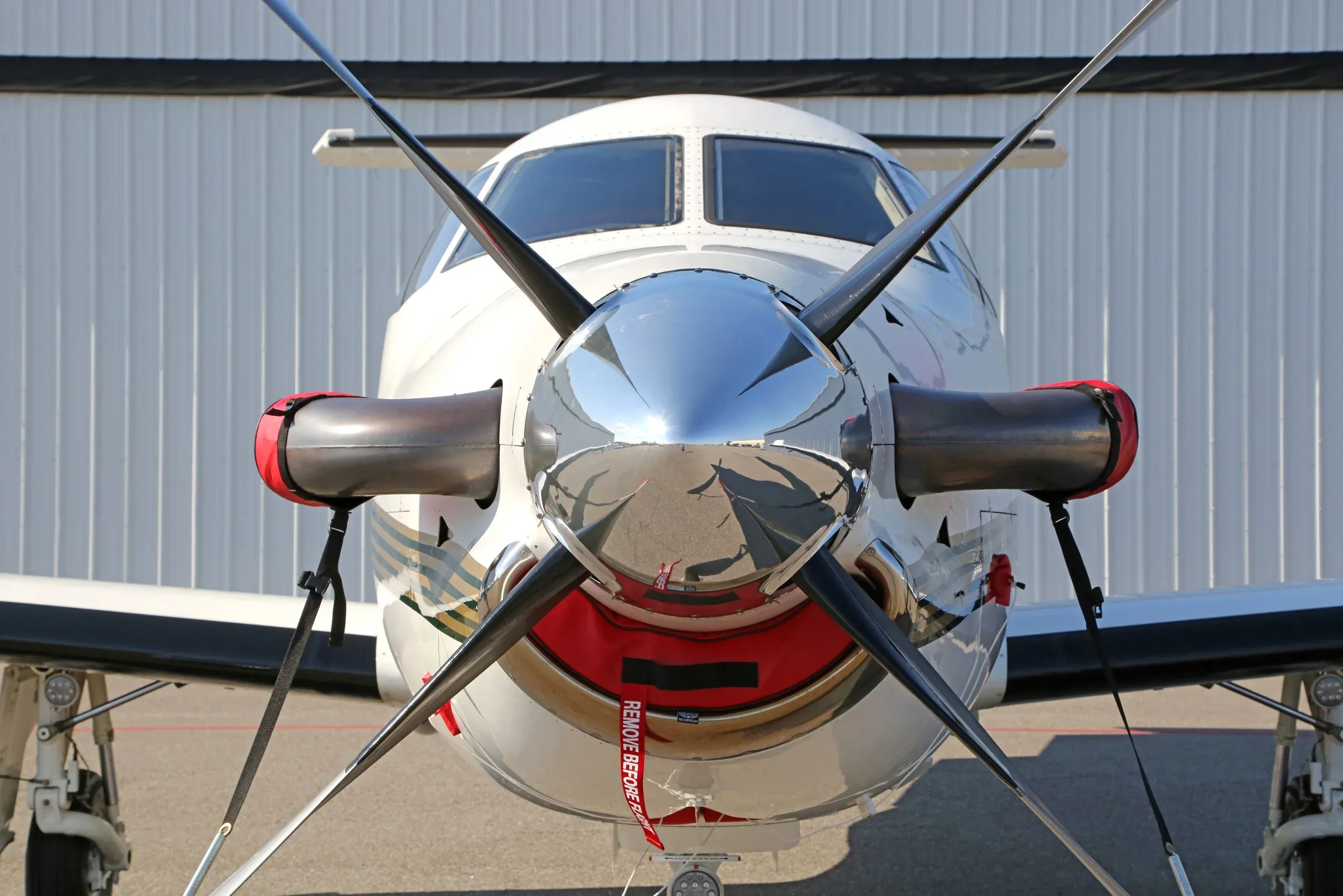 Exterior view of a 2001 Pilatus PC-12/45.