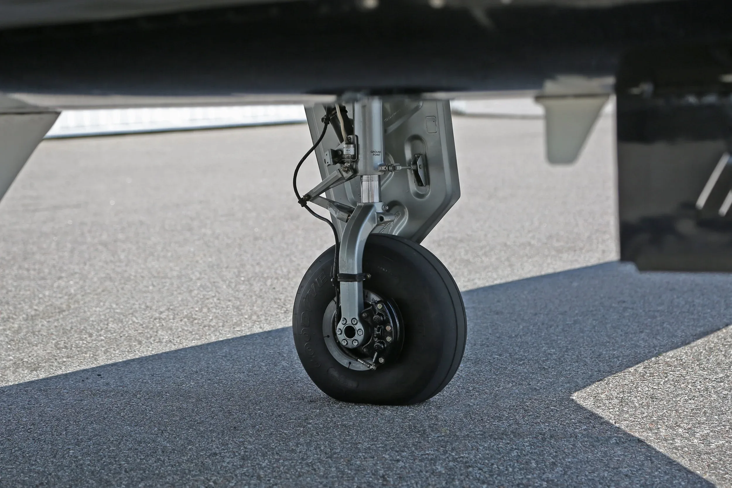 Engine detail of a 2001 Piper PA-46 500TP.