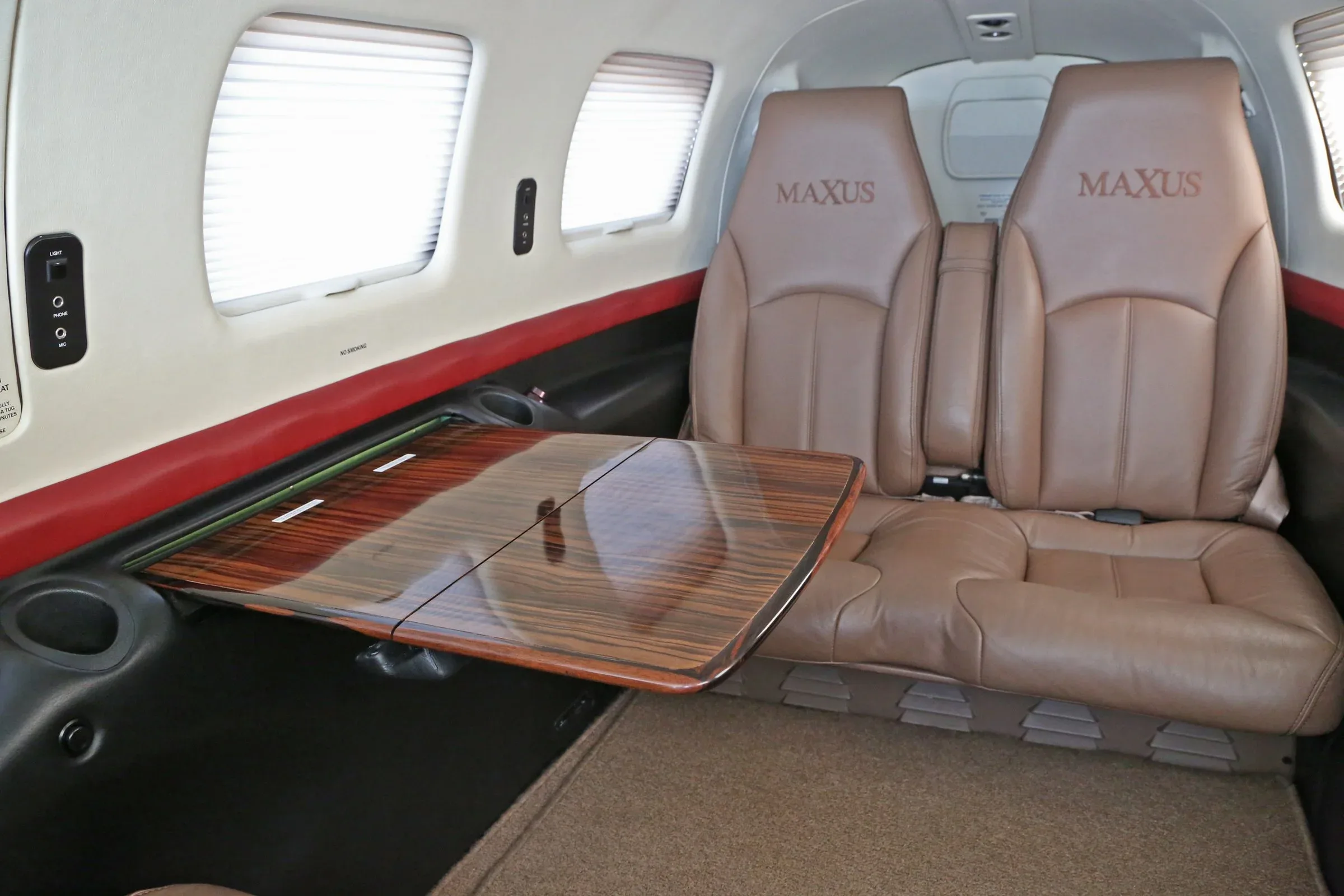 Cabin interior of a 2001 Piper PA-46 500TP.