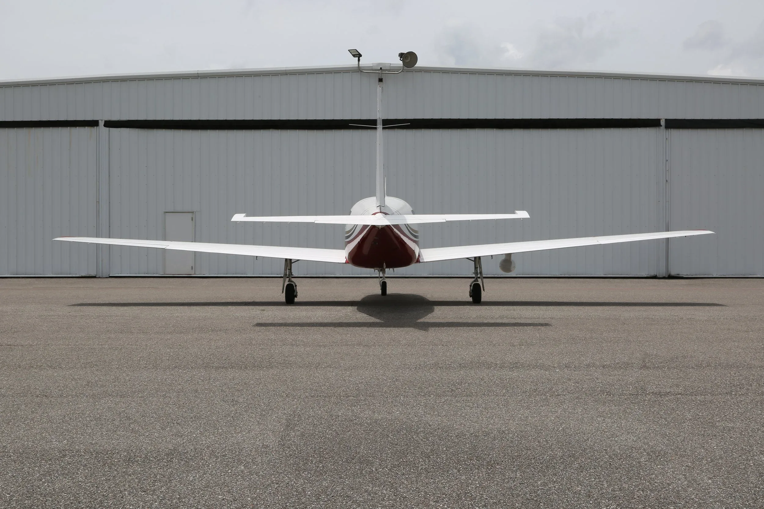 Exterior view of a 2008 Piper MIRAGE PA-46-350P.