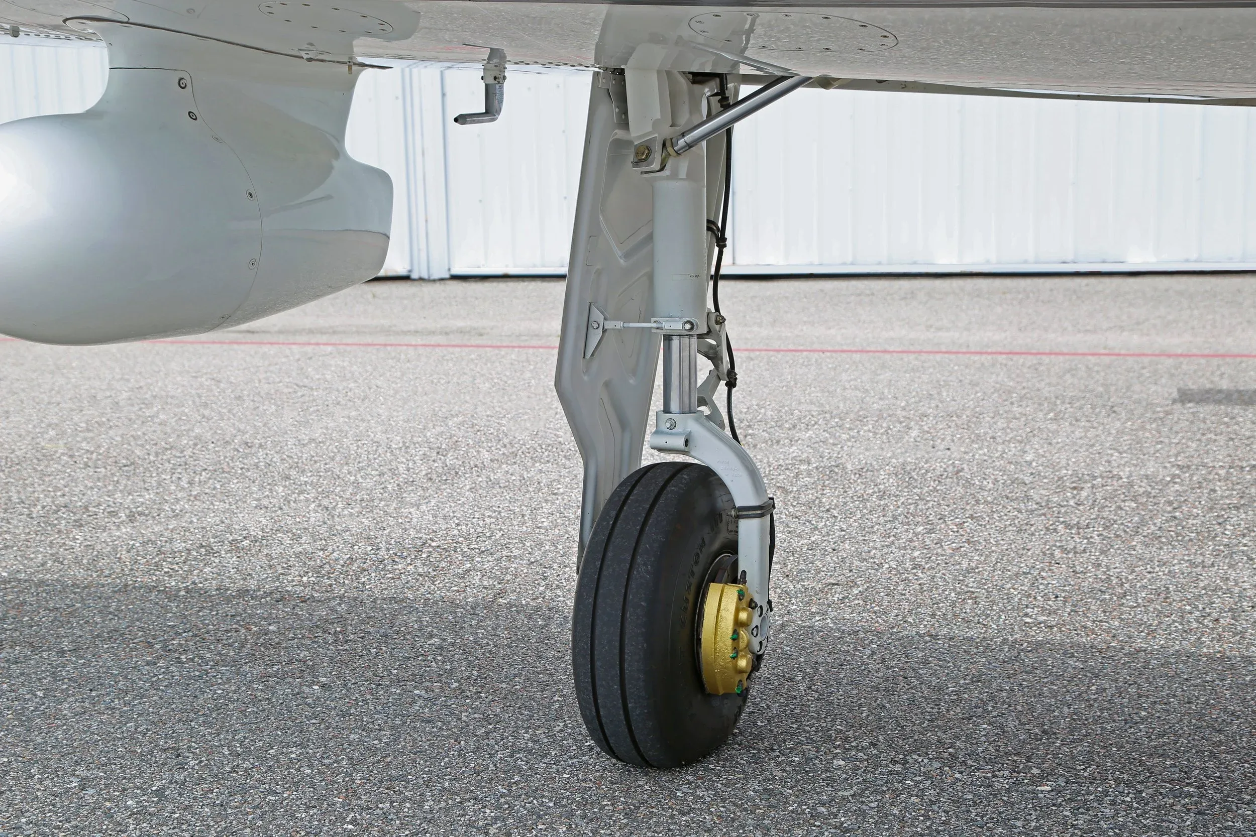 Engine detail of a 2008 Piper MIRAGE PA-46-350P.