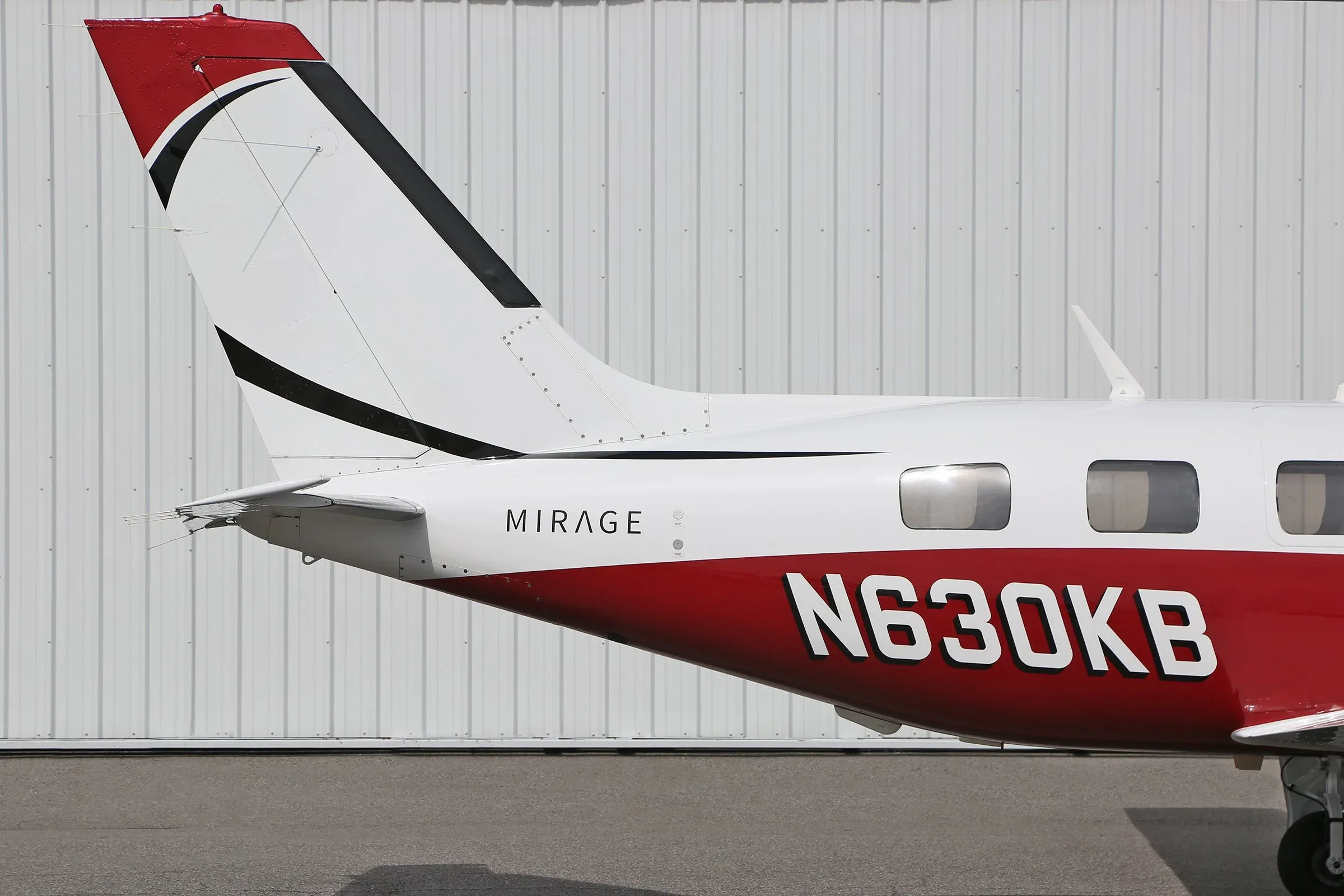 Exterior view of a 2014 Piper PA-46 350P MALIBU MIRAGE, N630KB.