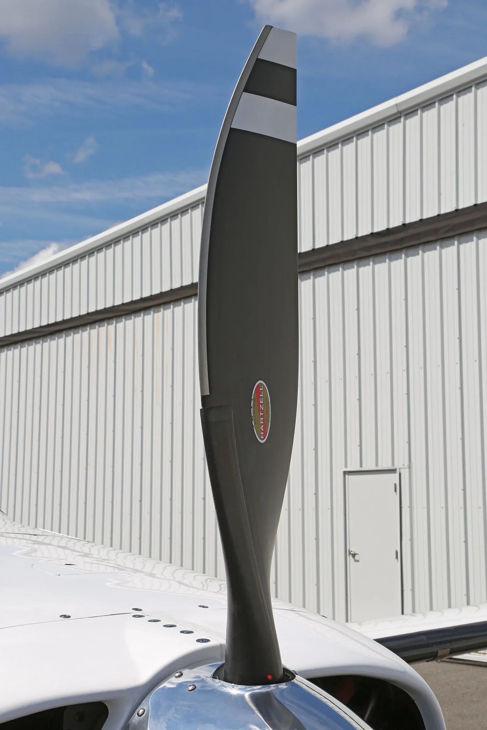 Exterior view of a 2014 Piper PA-46 350P MIRAGE.