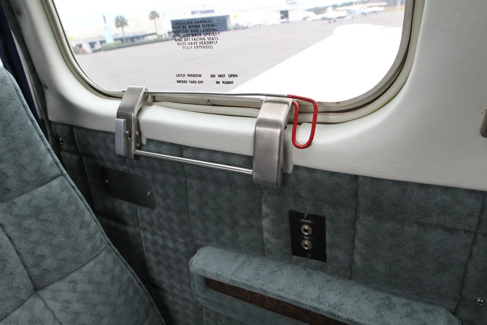 Cabin interior of a 1978 Beechcraft Bonanza.