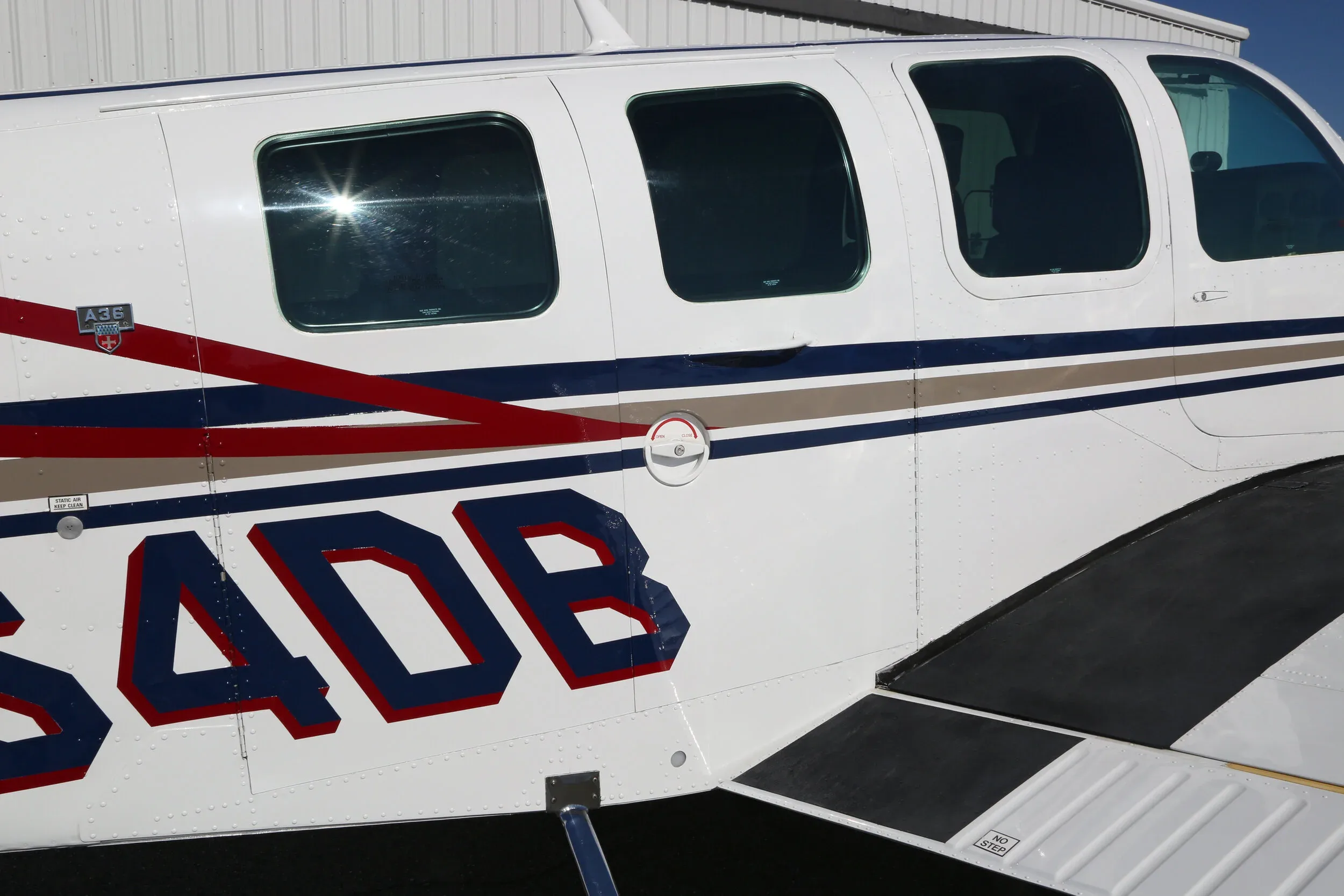 Cabin interior of a 1995 Beechcraft Bonanza.