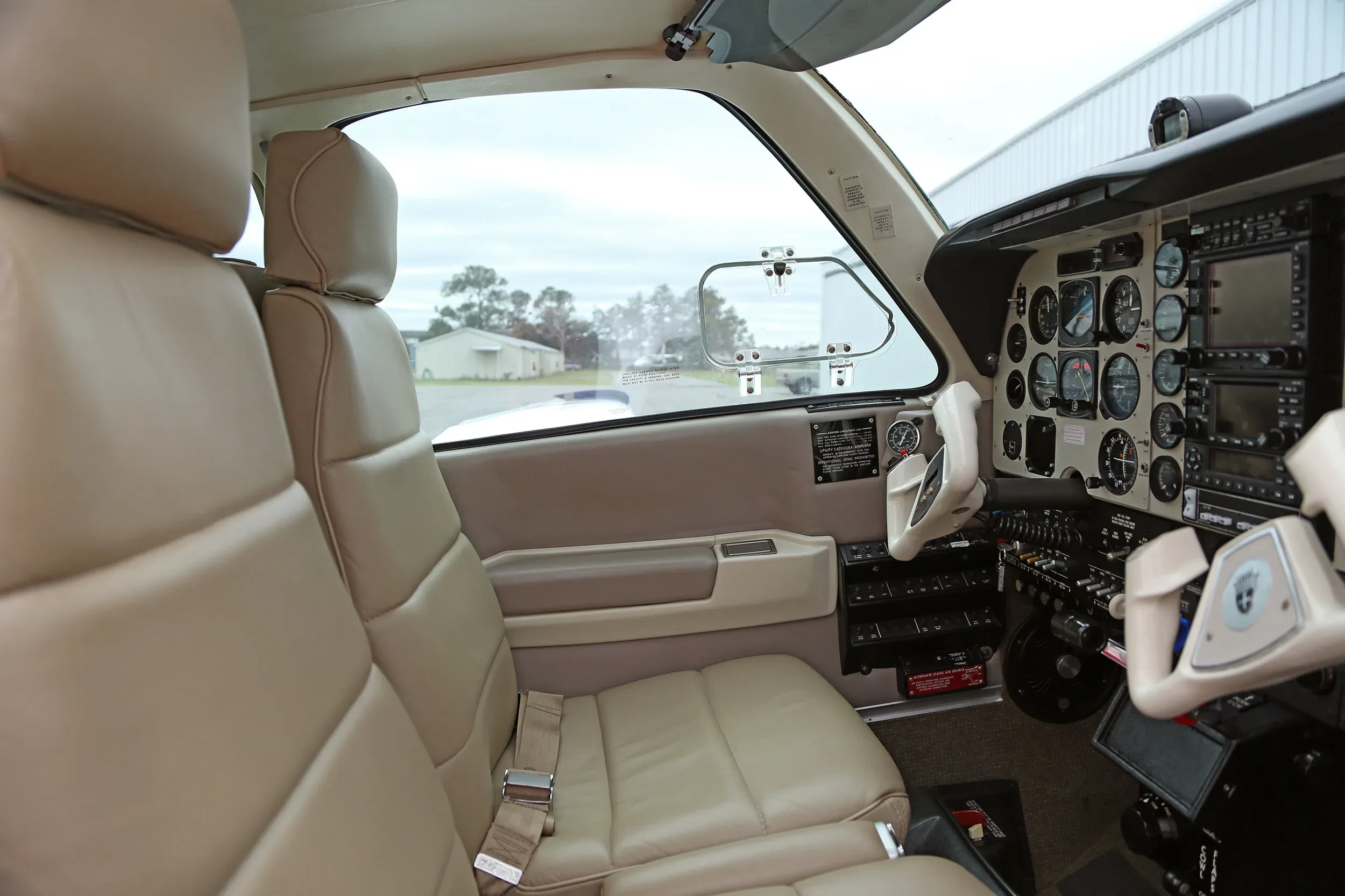 Cabin interior of a 1995 Beechcraft Bonanza.
