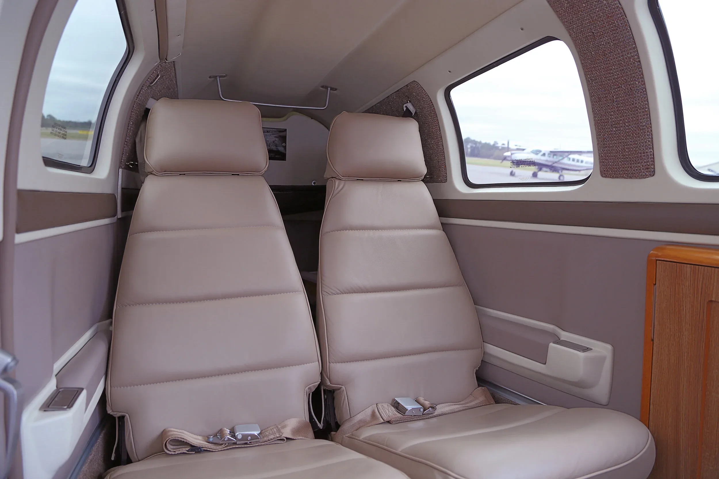 Cabin interior of a 1995 Beechcraft Bonanza.