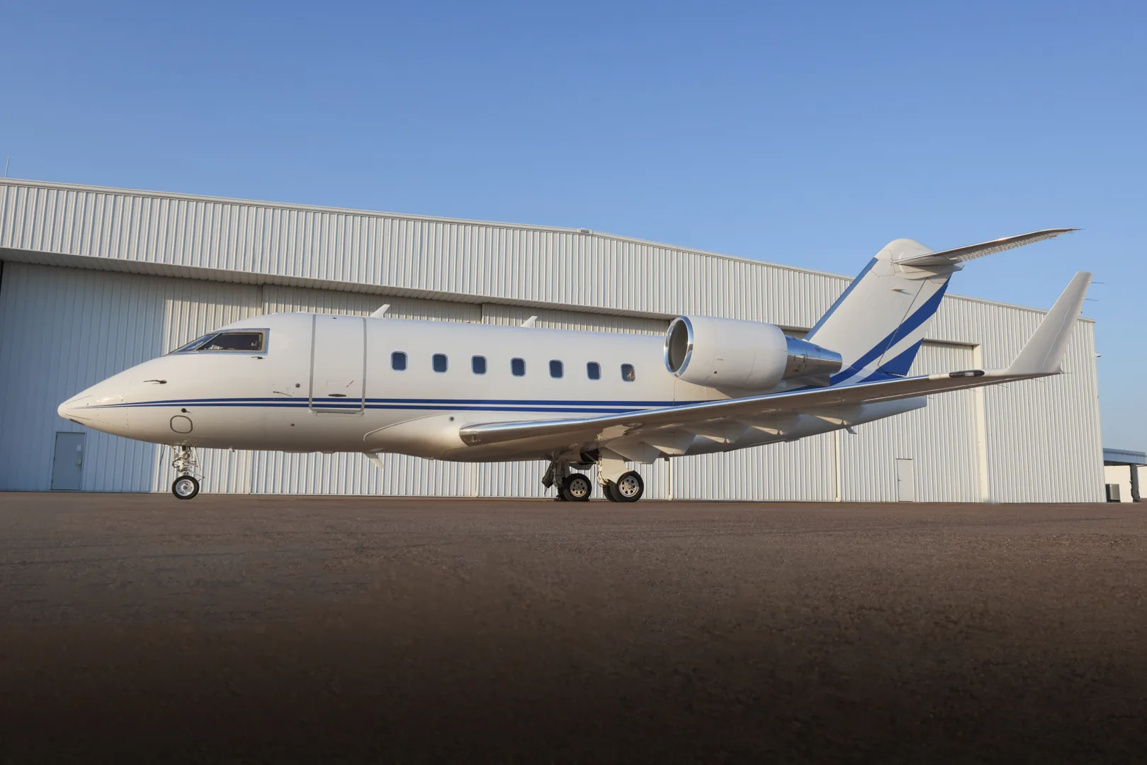 2001 Bombardier Challenger 604