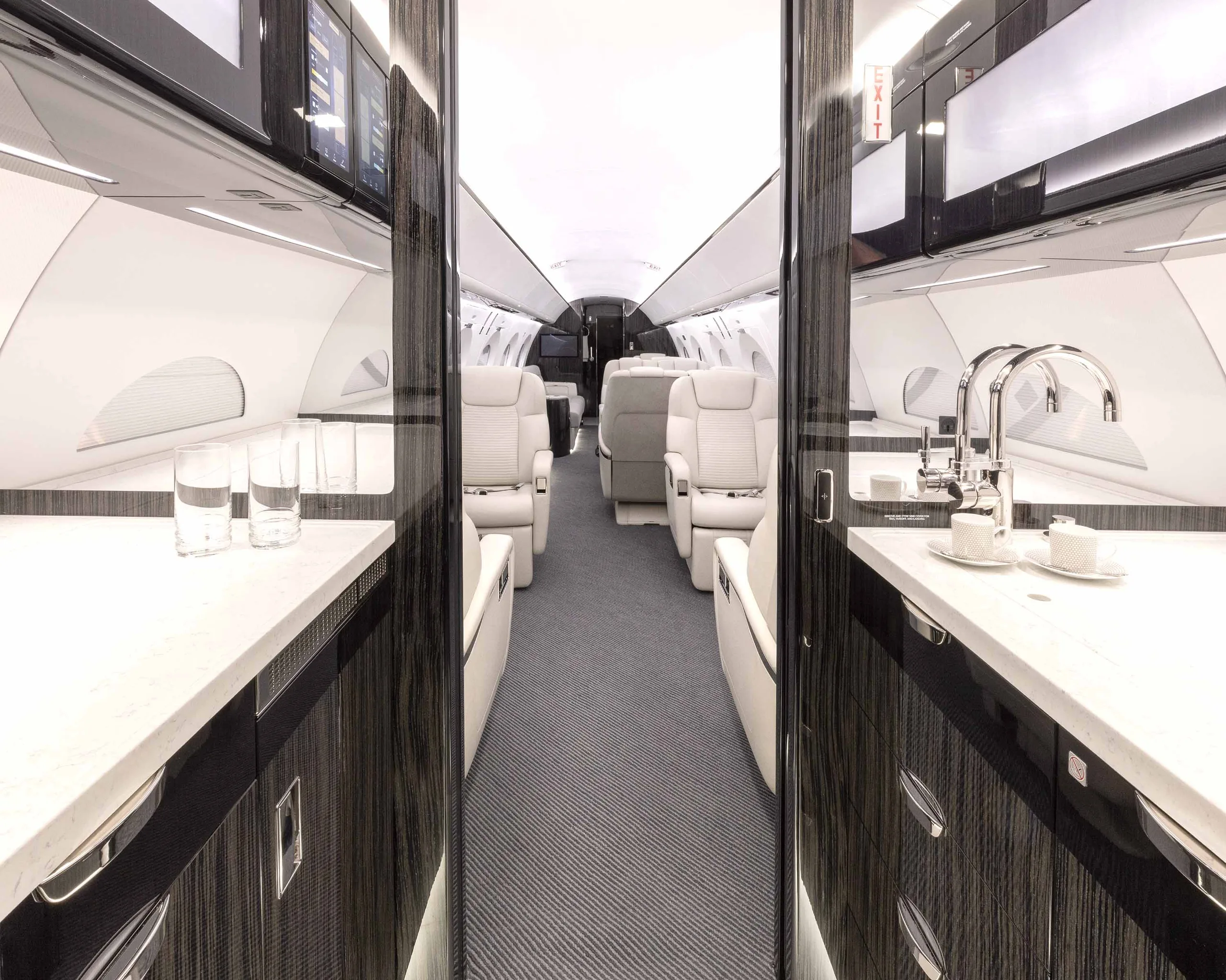 Cabin interior of a 2020 Gulfstream G500.