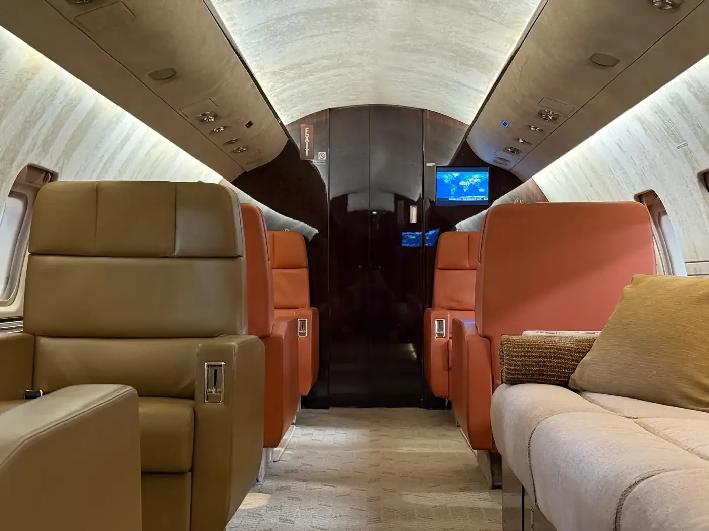 Bombardier Challenger 850