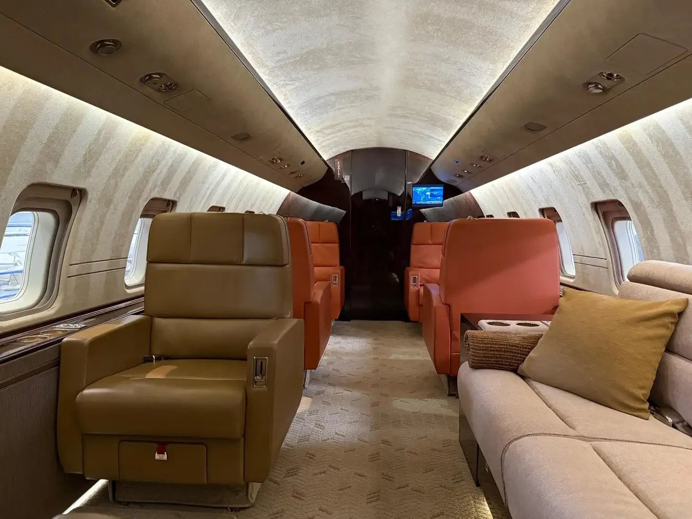 Bombardier Challenger 850