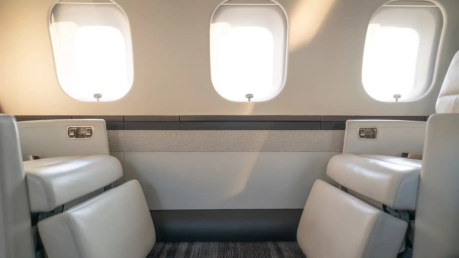 Cabin interior of a Bombardier Global 6000.