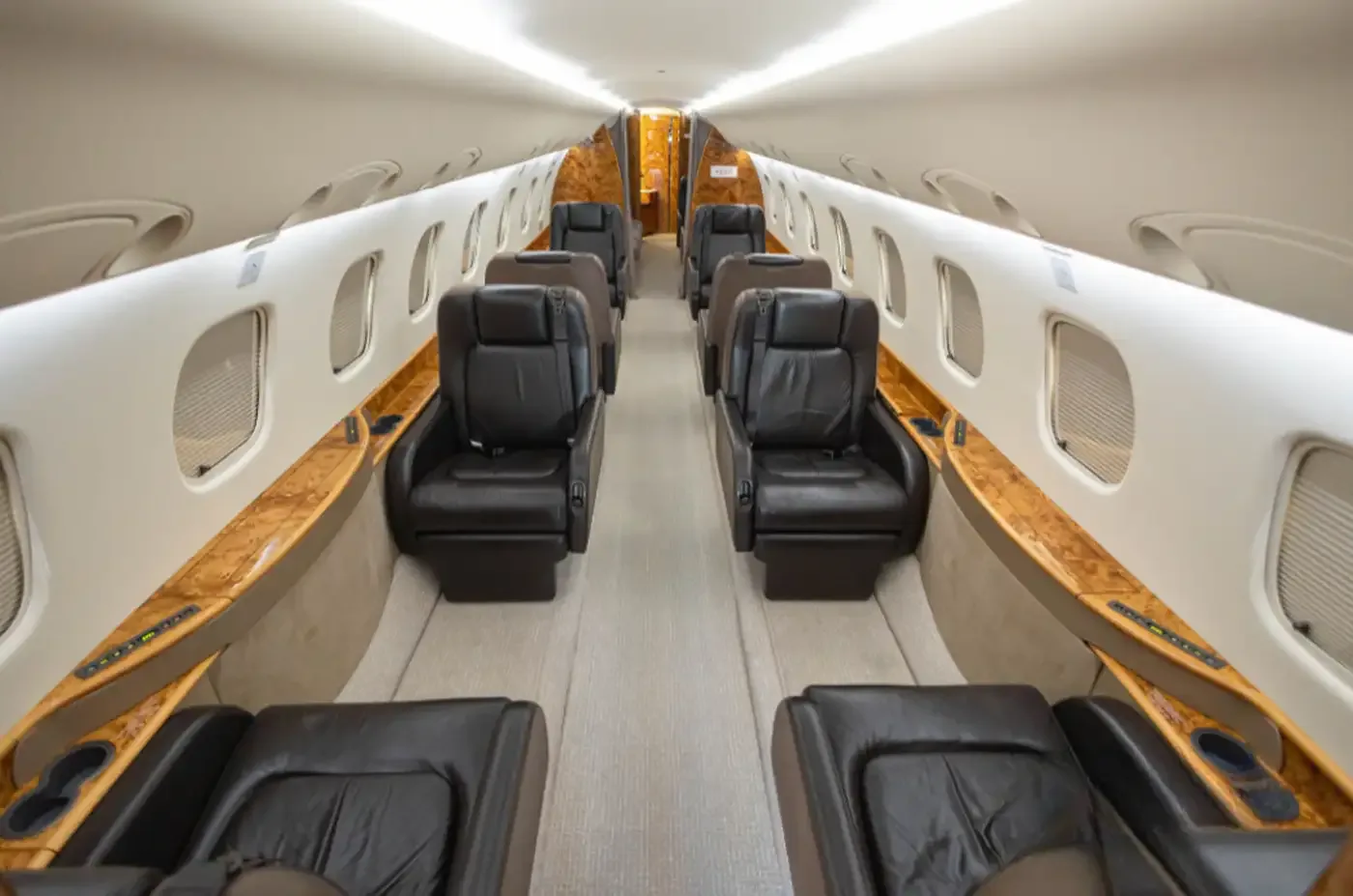 Cabin interior of a Embraer Legacy 600.