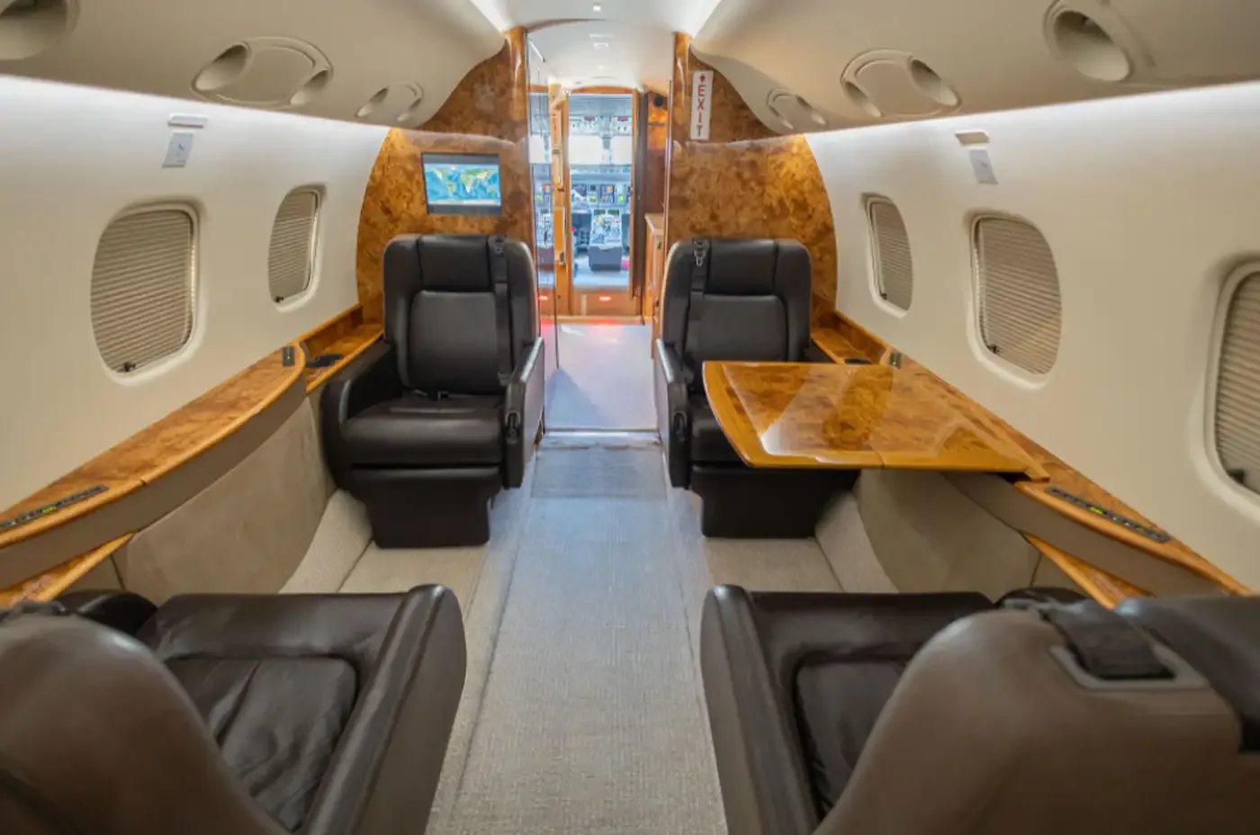 Cabin interior of a Embraer Legacy 600.