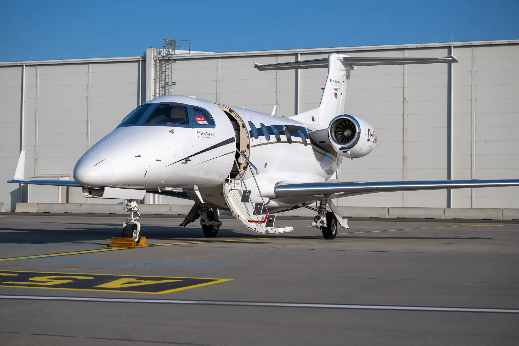 Exterior view of a Embraer Phenom 300.