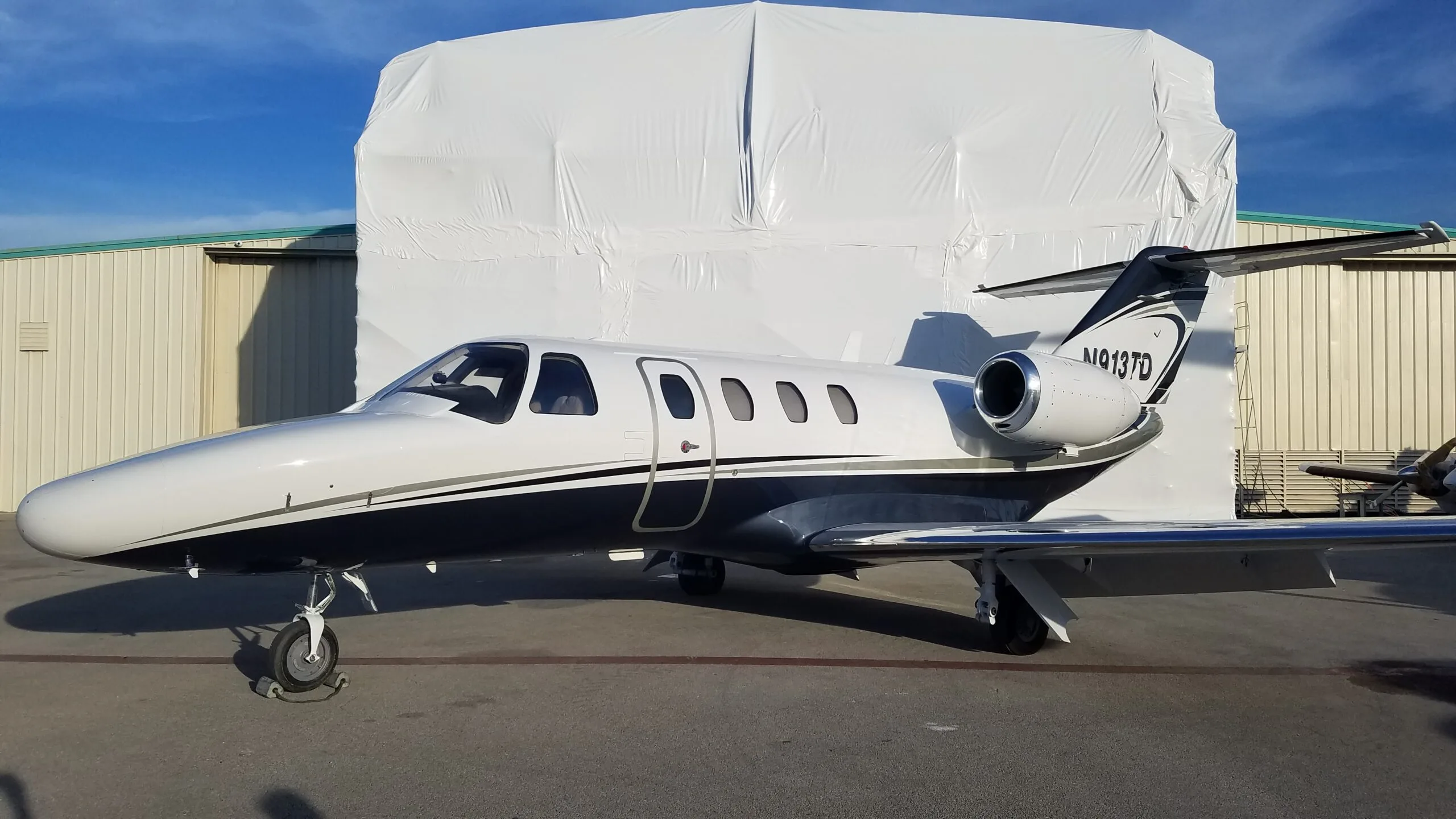 Exterior view of a 2001 Cessna cj1.