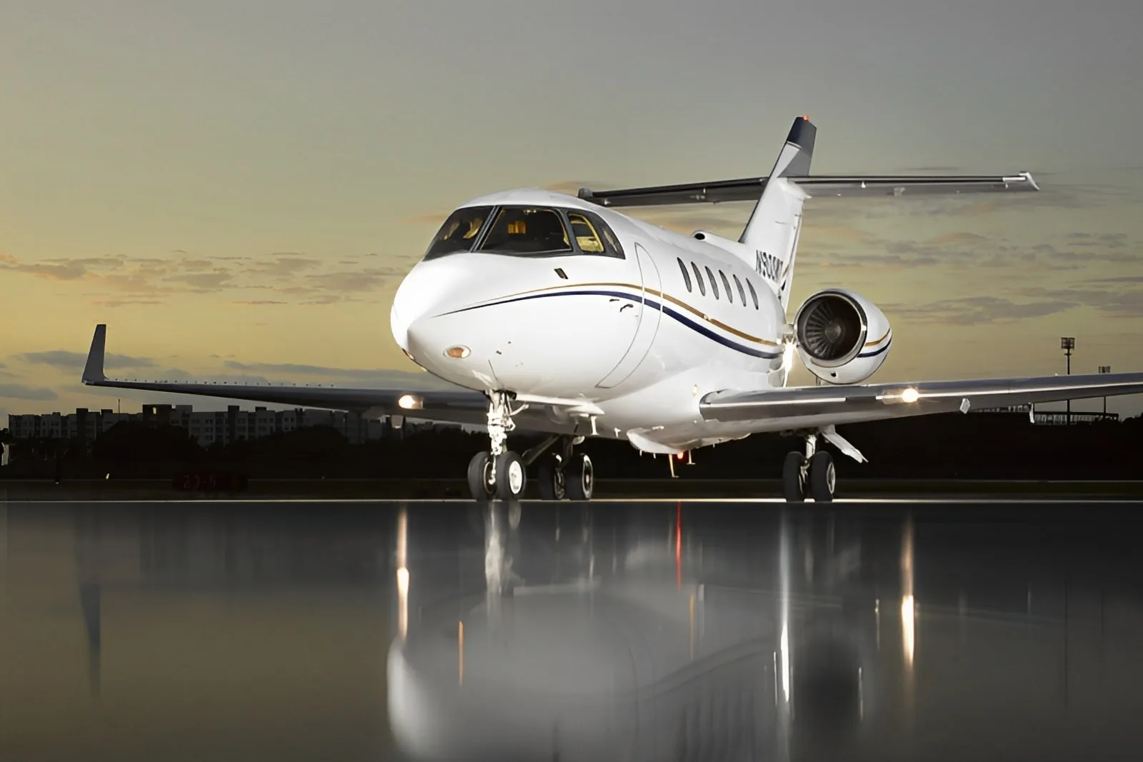 Marketing image of a 2006 Hawker 850xp.