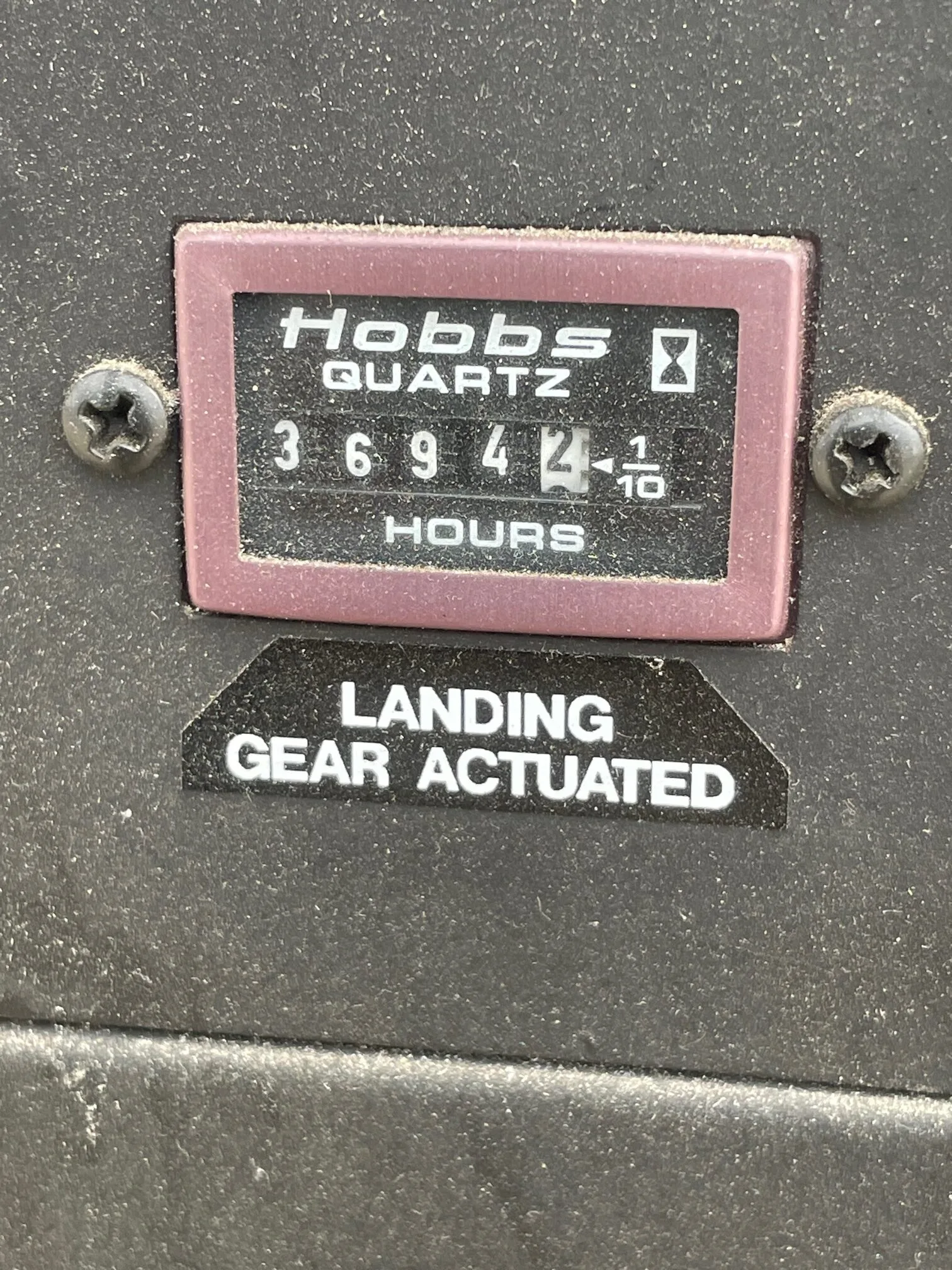 Avionics suite of a 2000 Schweizer 269-1.