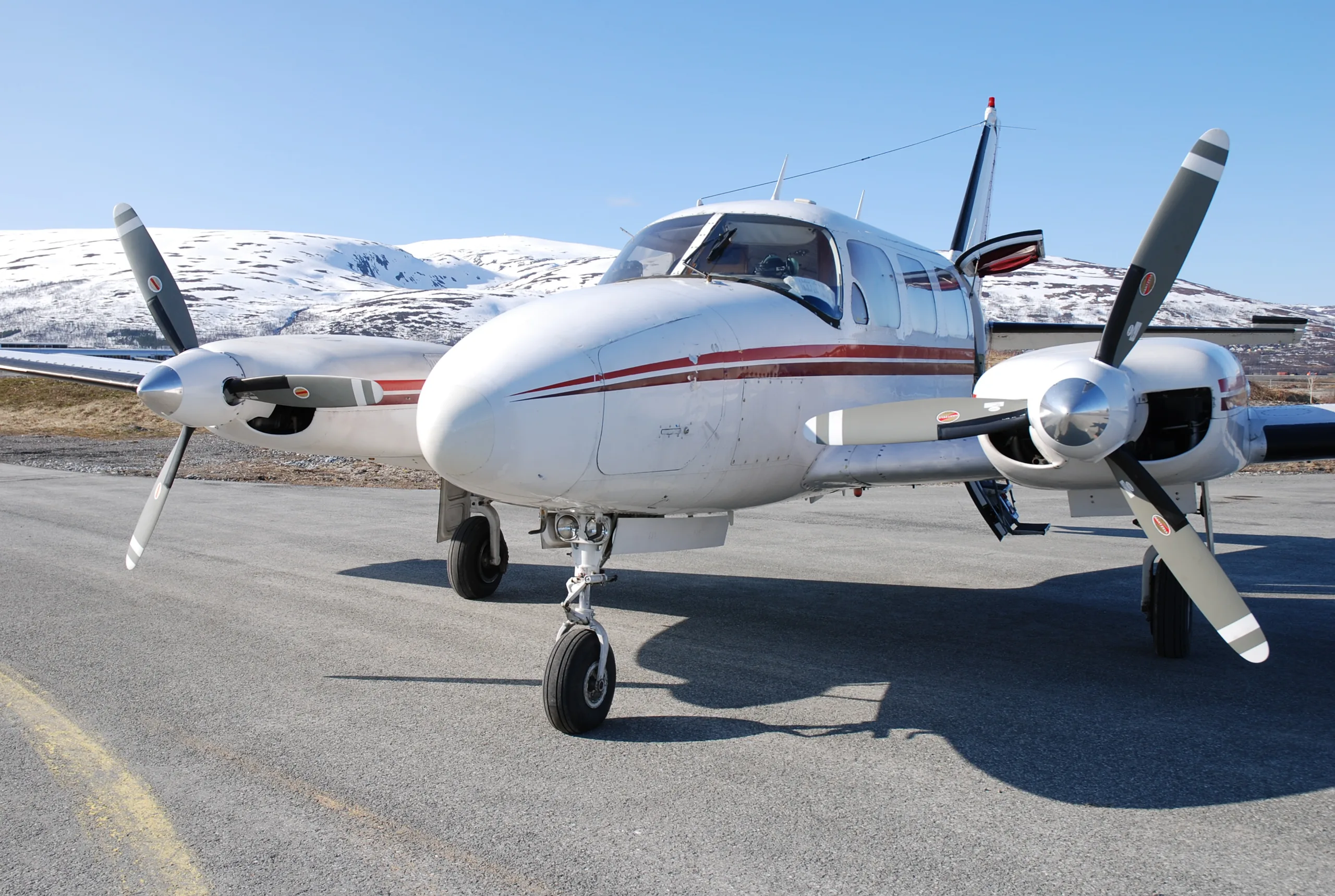 Exterior view of a 1970 Piper PA31-310 Navajo – 1970.