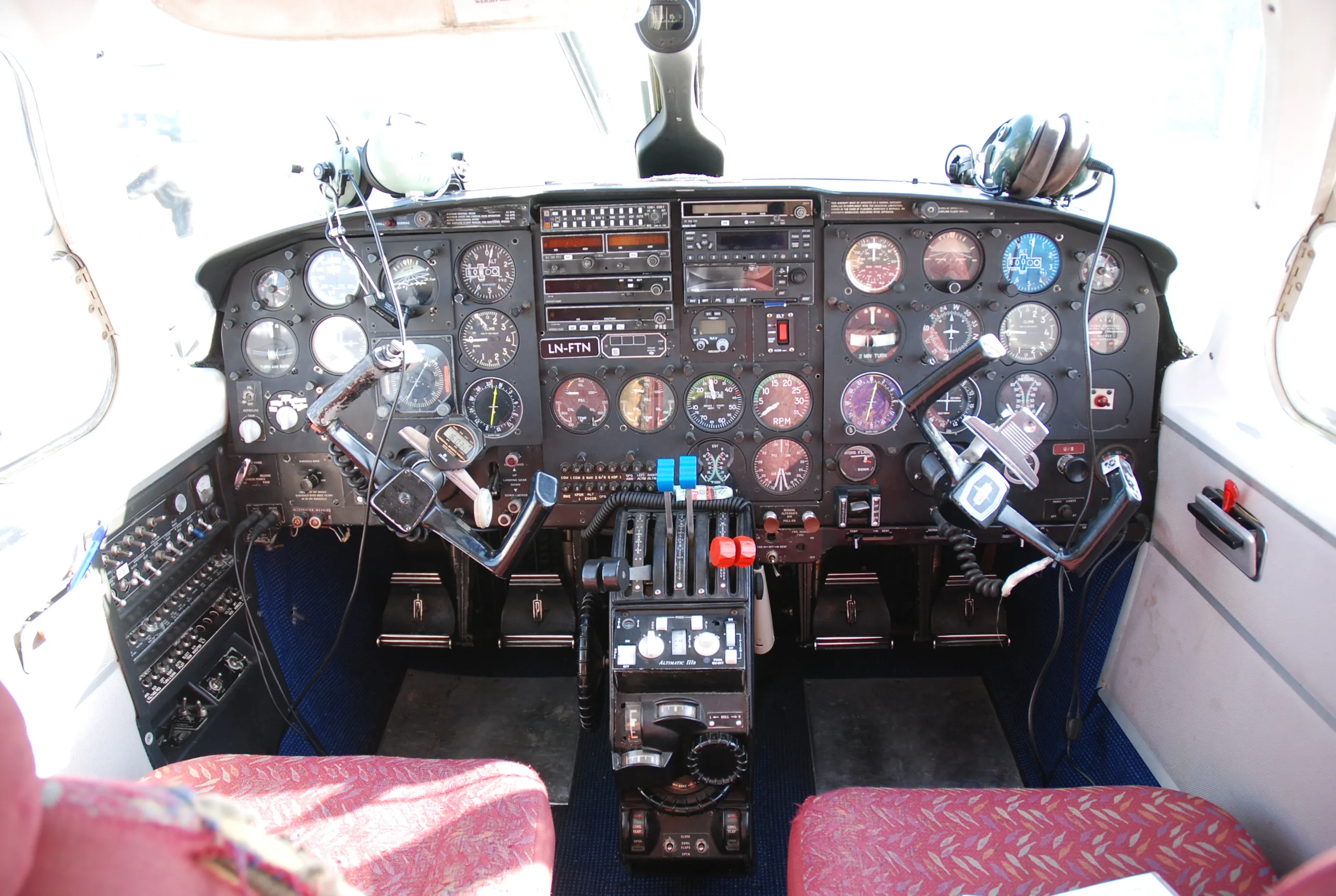 Cockpit and instrument panel of a 1970 Piper PA31-310 Navajo – 1970.