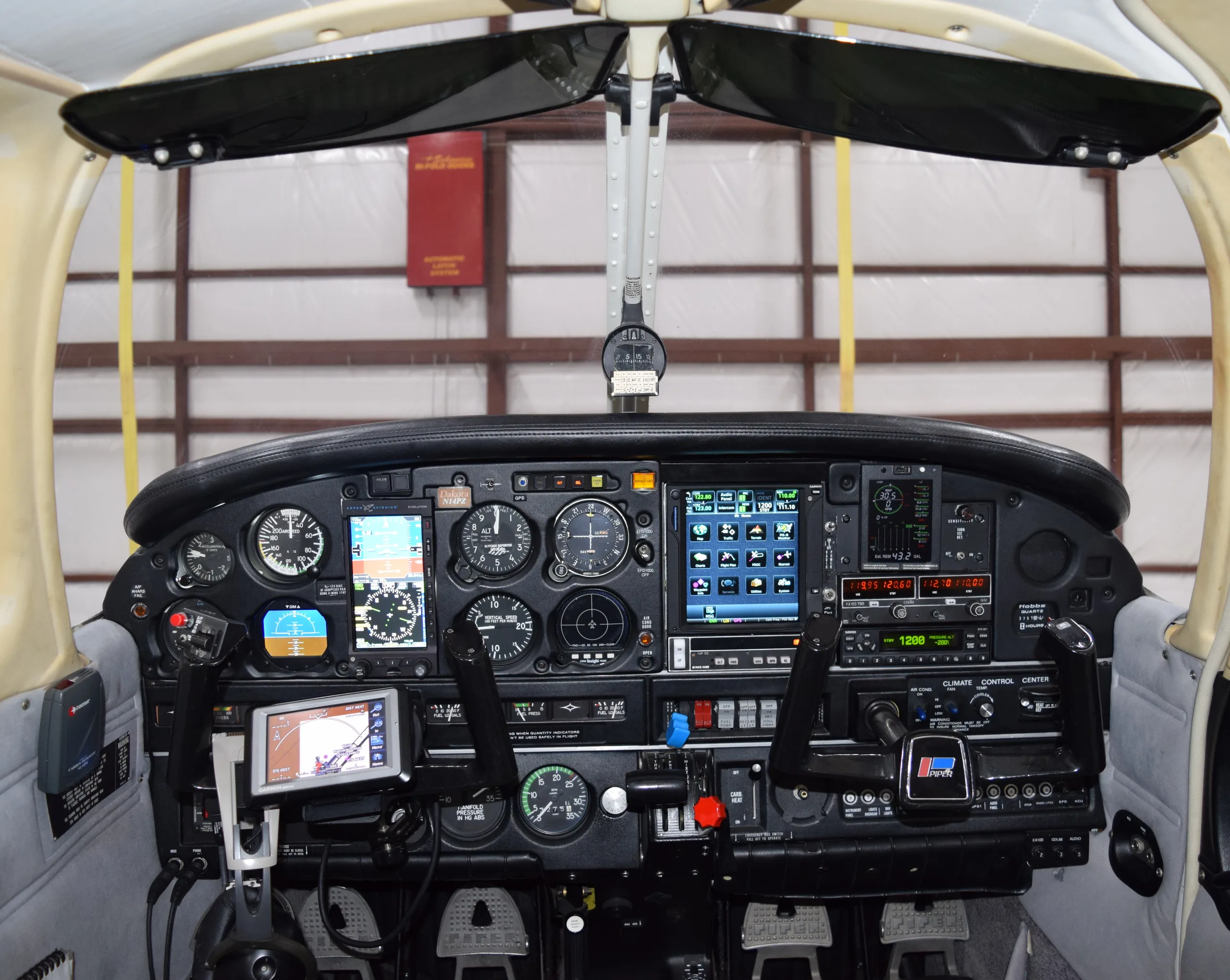 Cockpit and instrument panel of a Piper dakota.