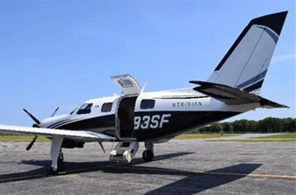 Exterior view of a Piper meridian pa46 500tp, N293SF.