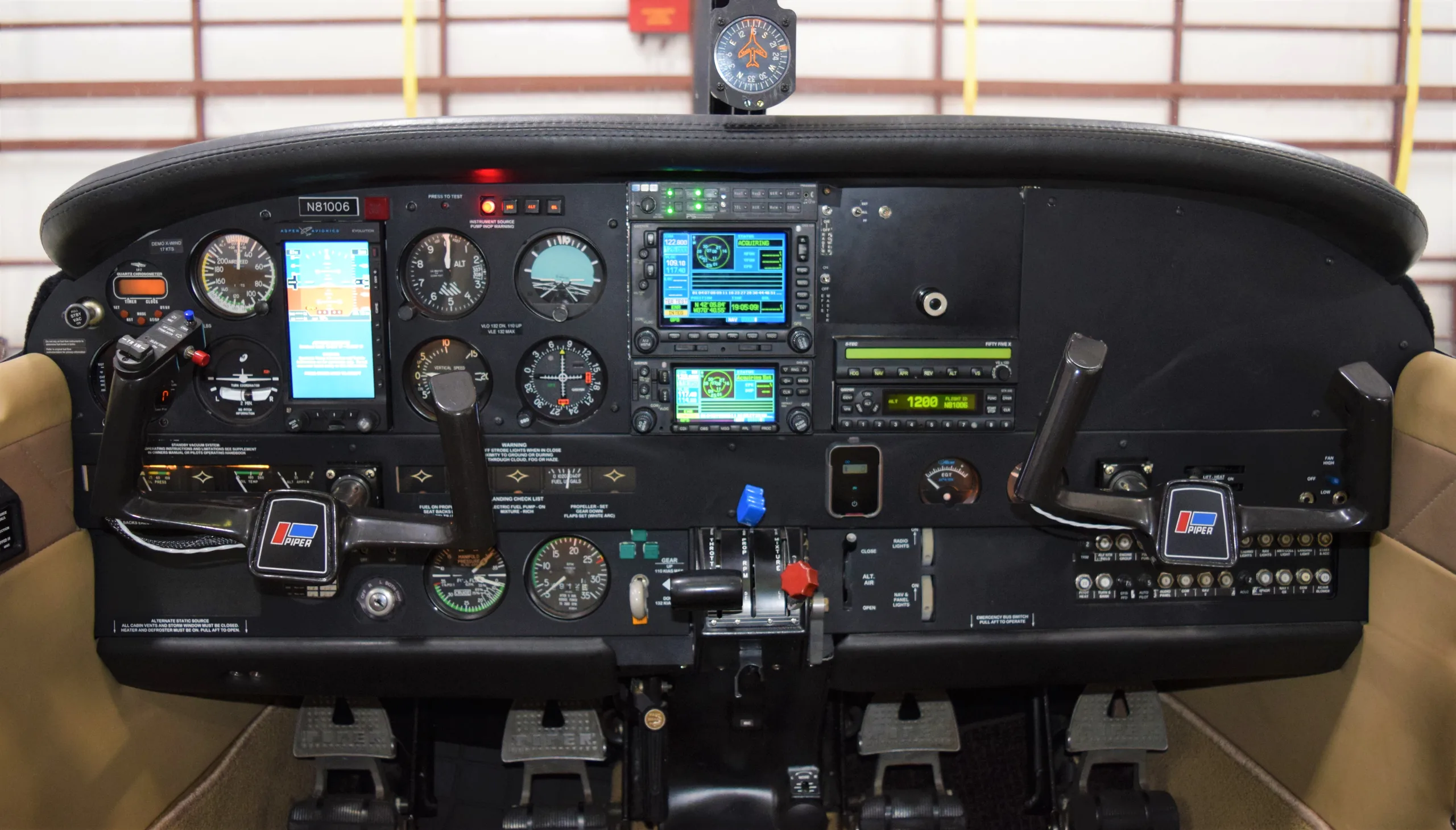 Cockpit and instrument panel of a Piper saratoga sp.