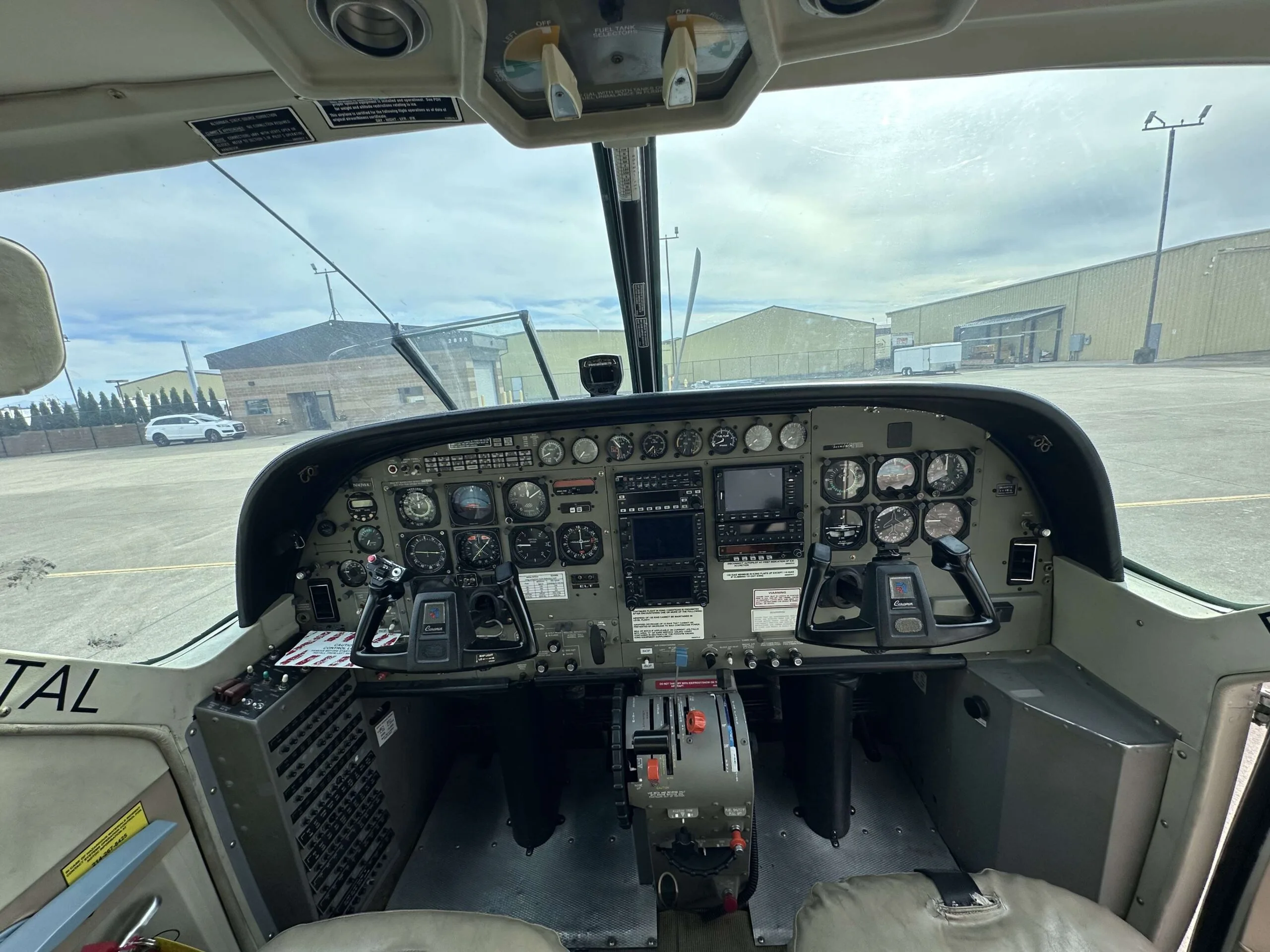 Cockpit and instrument panel of a 2005 Cessna 208B Grand Caravan.