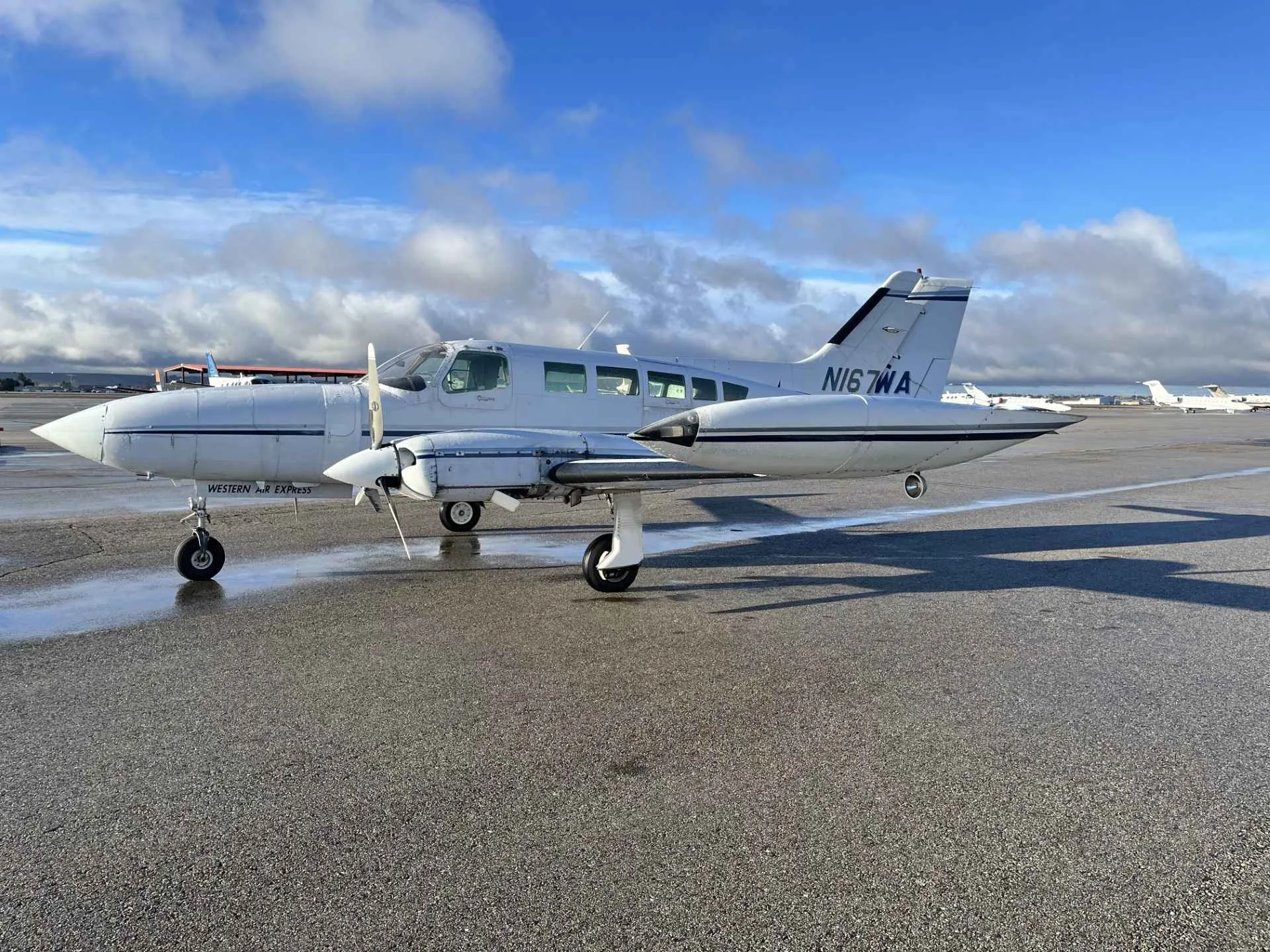 Cessna 402B (402B1044)