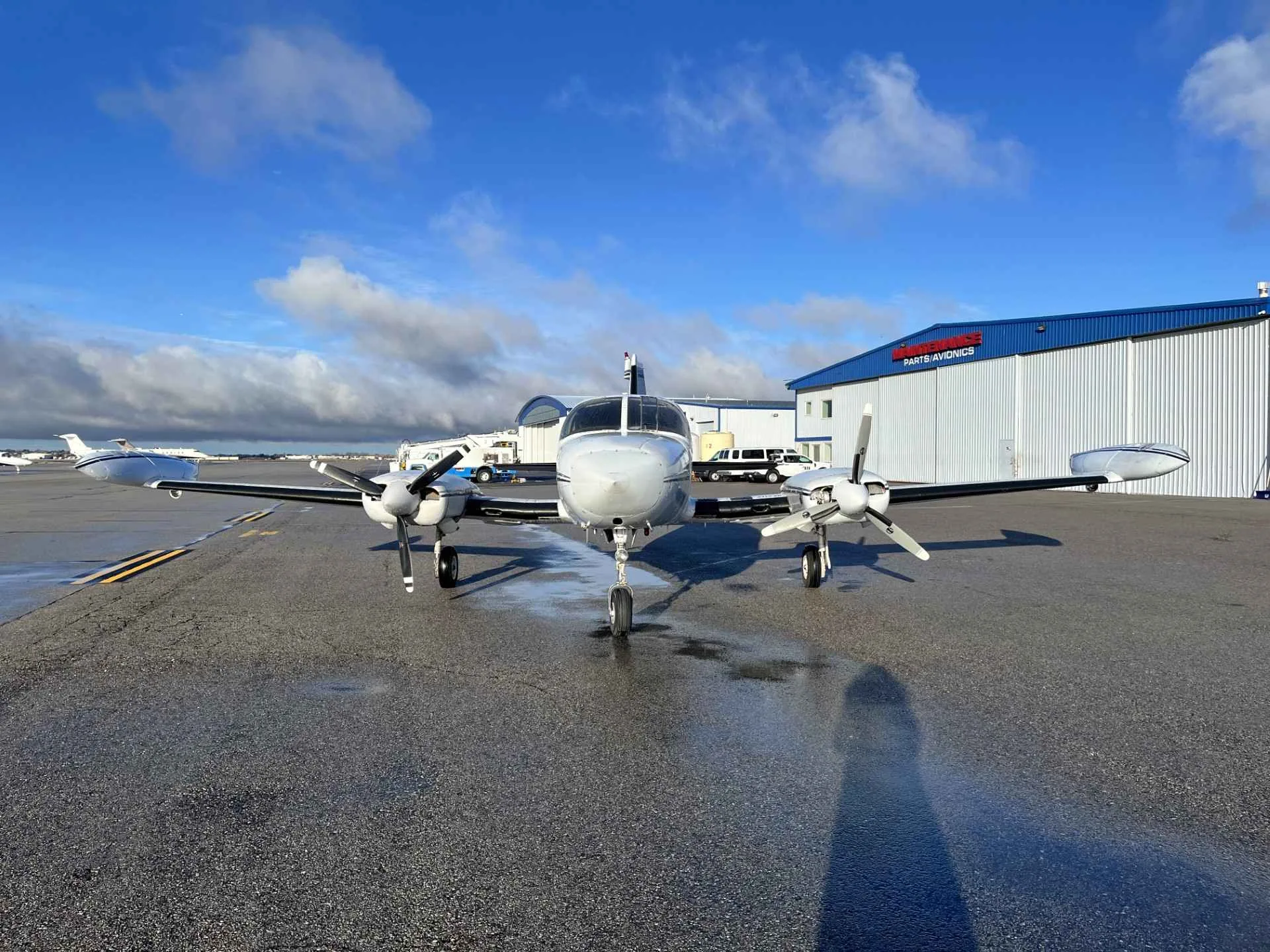 Cessna 402B (402B1044)