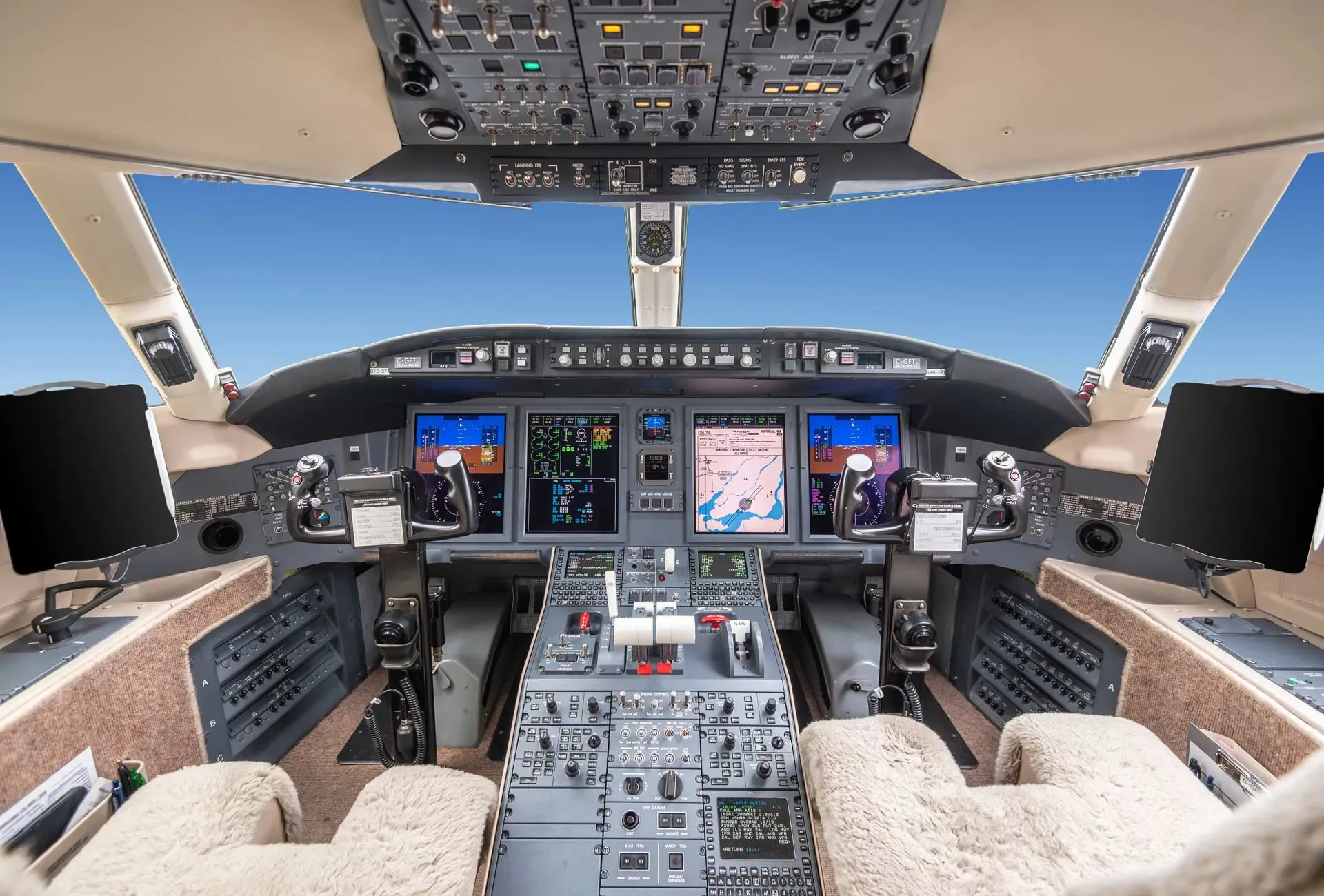 Cockpit and instrument panel of a 2007 Bombardier Challenger 605.
