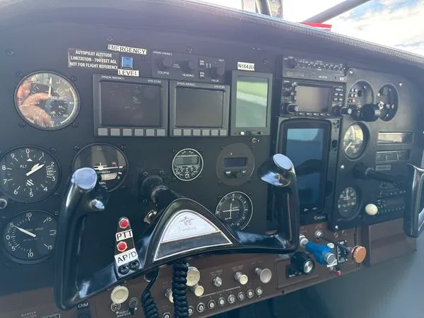 Cockpit and instrument panel of a 1967 Cessna 180 Skywagon (P-Ponk 470-50 engine) $250,000 - N164JD (Minnesota).