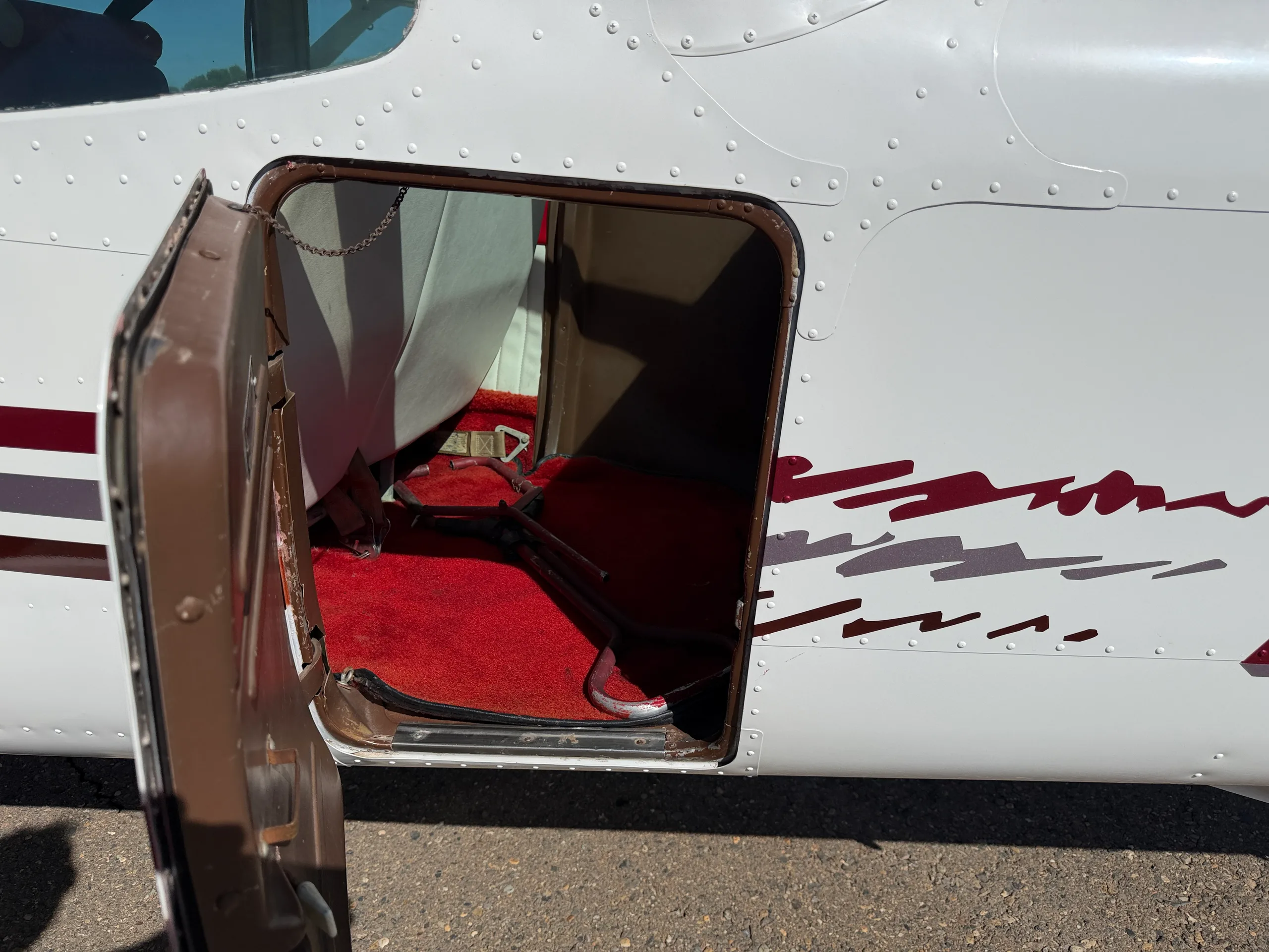 Exterior view of a 1969 Cessna 172K - $99,000 - N84793 (Here at Placerville), N84793.